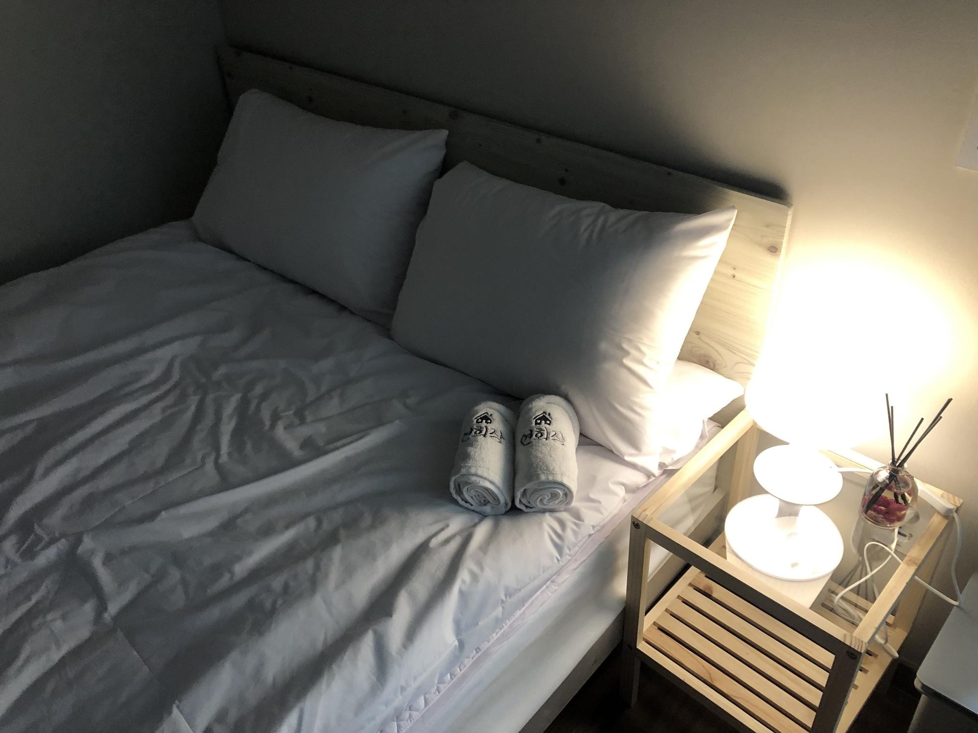 Varios YH GuestHouse - Hostel