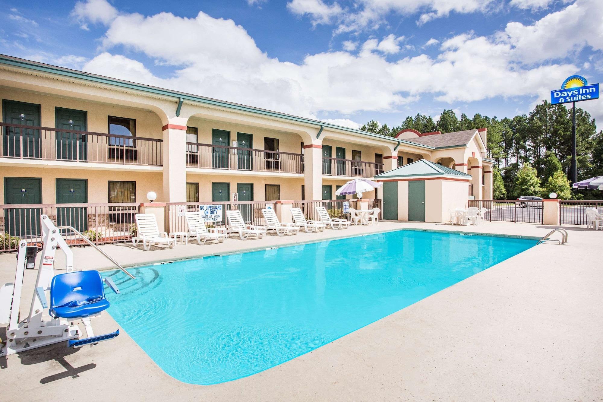 Vista Piscina Days Inn & Suites by Wyndham Columbia Airport