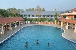 Alojamiento - Homeland Resort