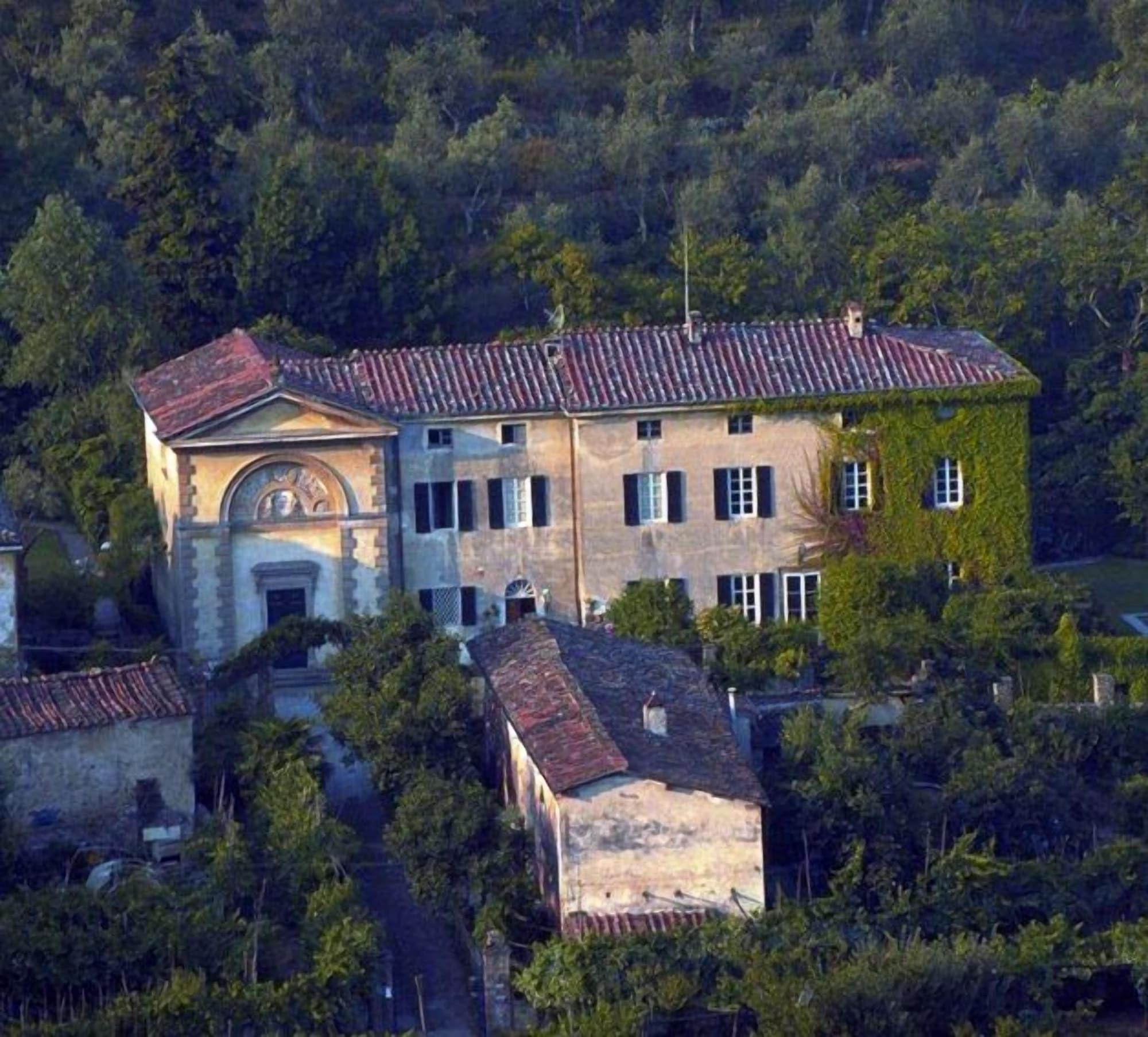 Vista Exterior Villa Michaela