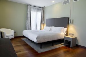 Alojamiento - Hotel AR Isabel de Farnesio