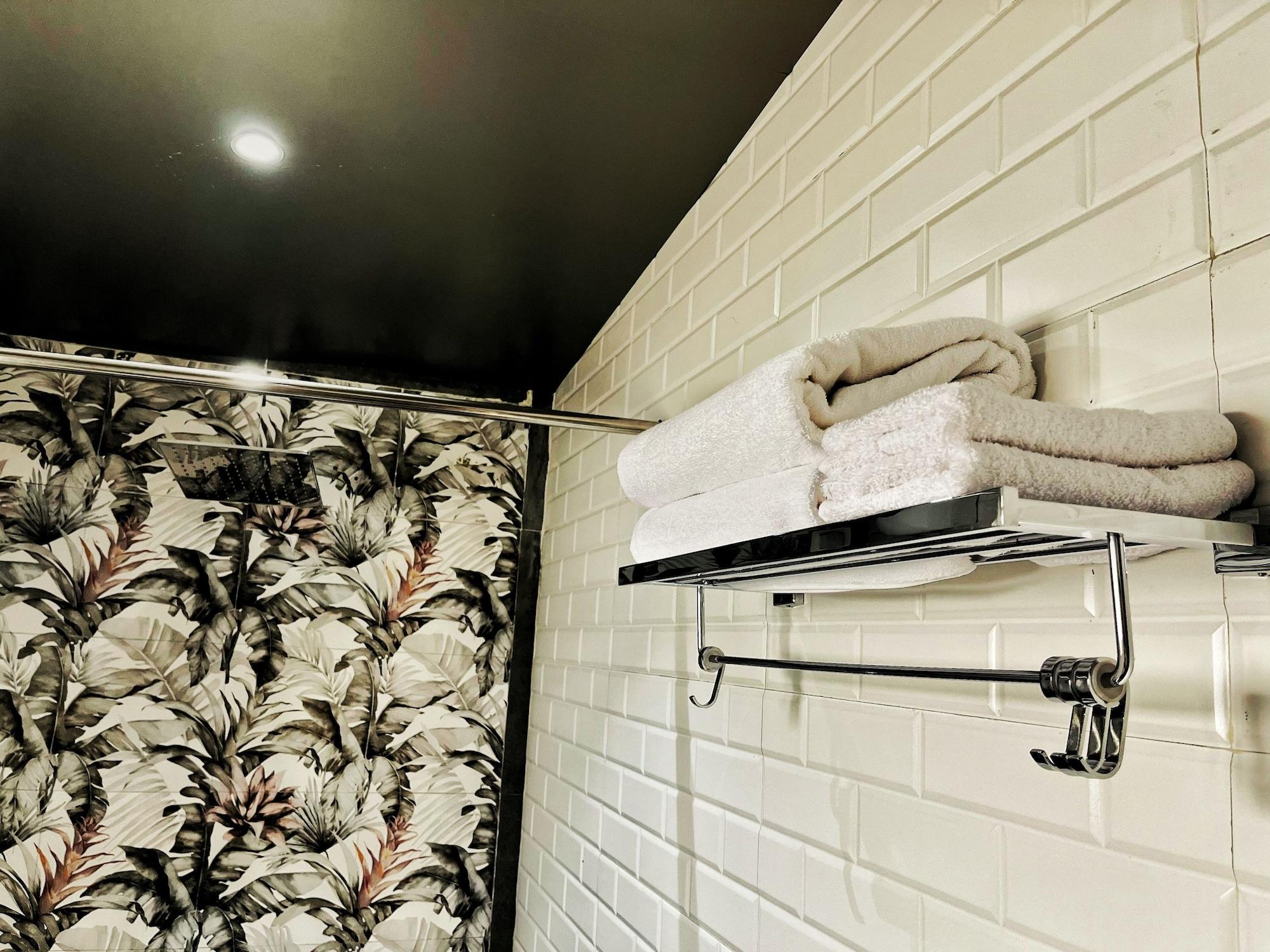 Varios Birds Nest Resort - Thane