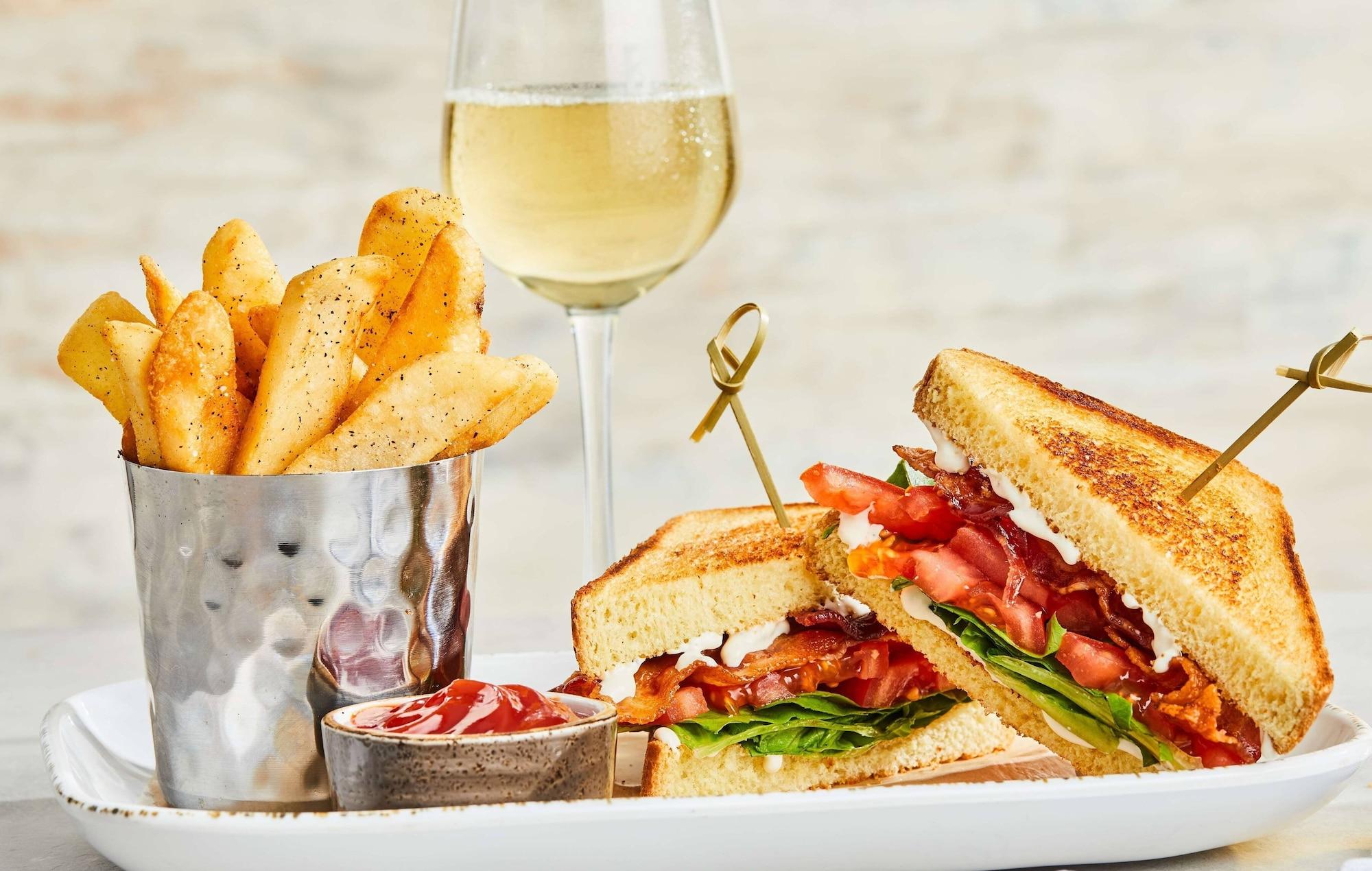 Restaurant Courtyard by Marriott Vacaville