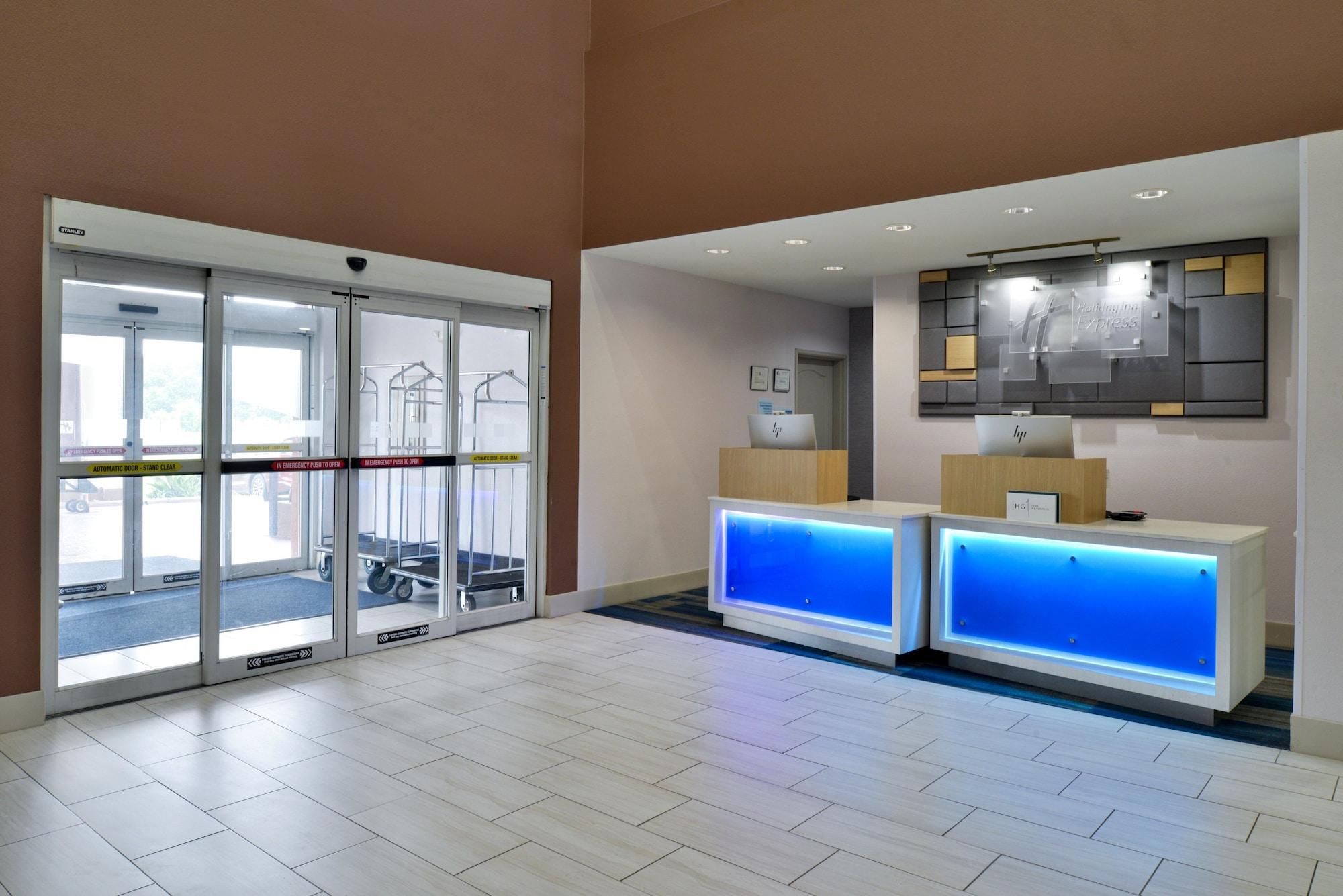 Vista Exterior Holiday Inn Express Hotel & Suites Royse City by IHG