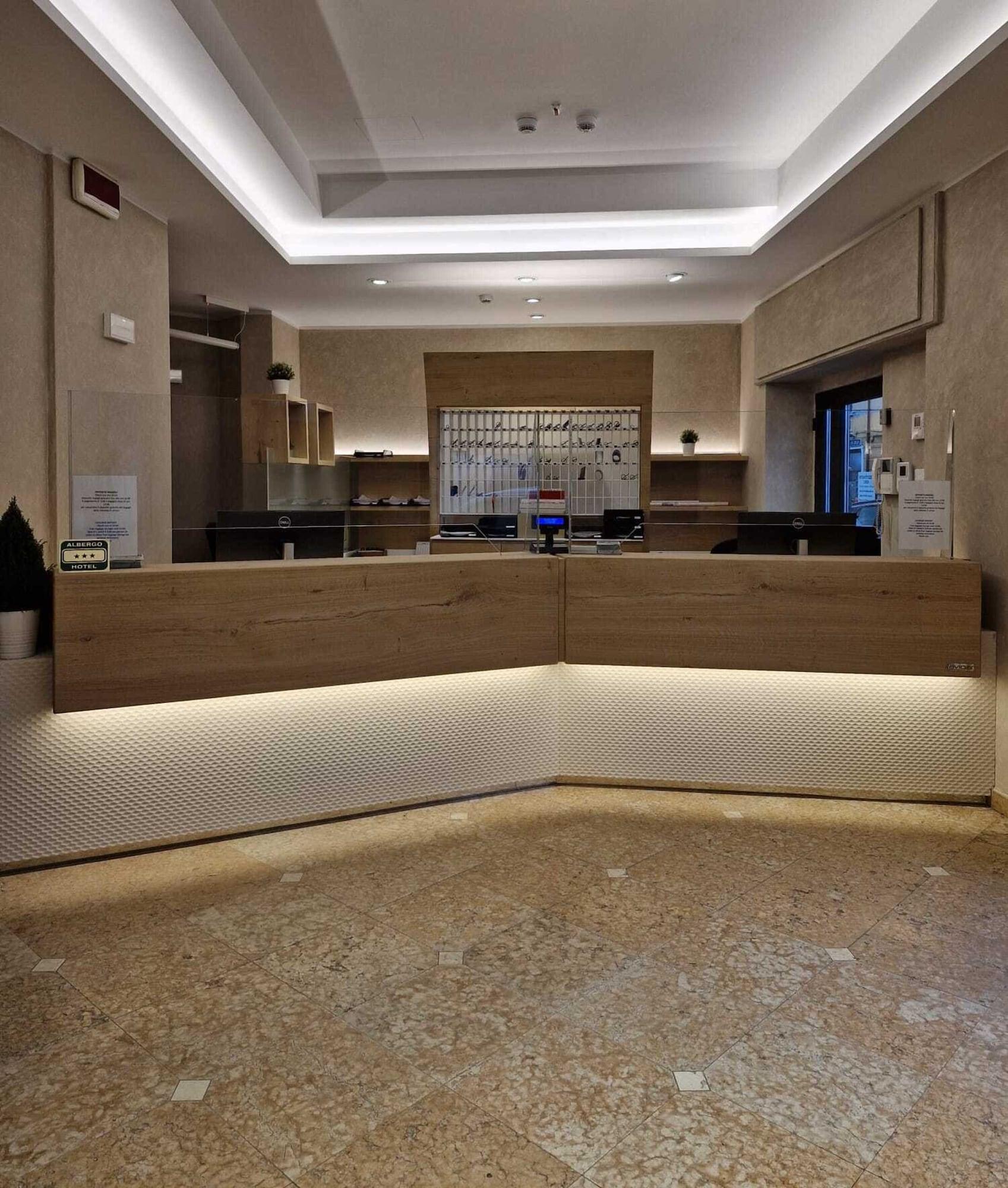Vista Lobby Hotel Mantegna Stazione