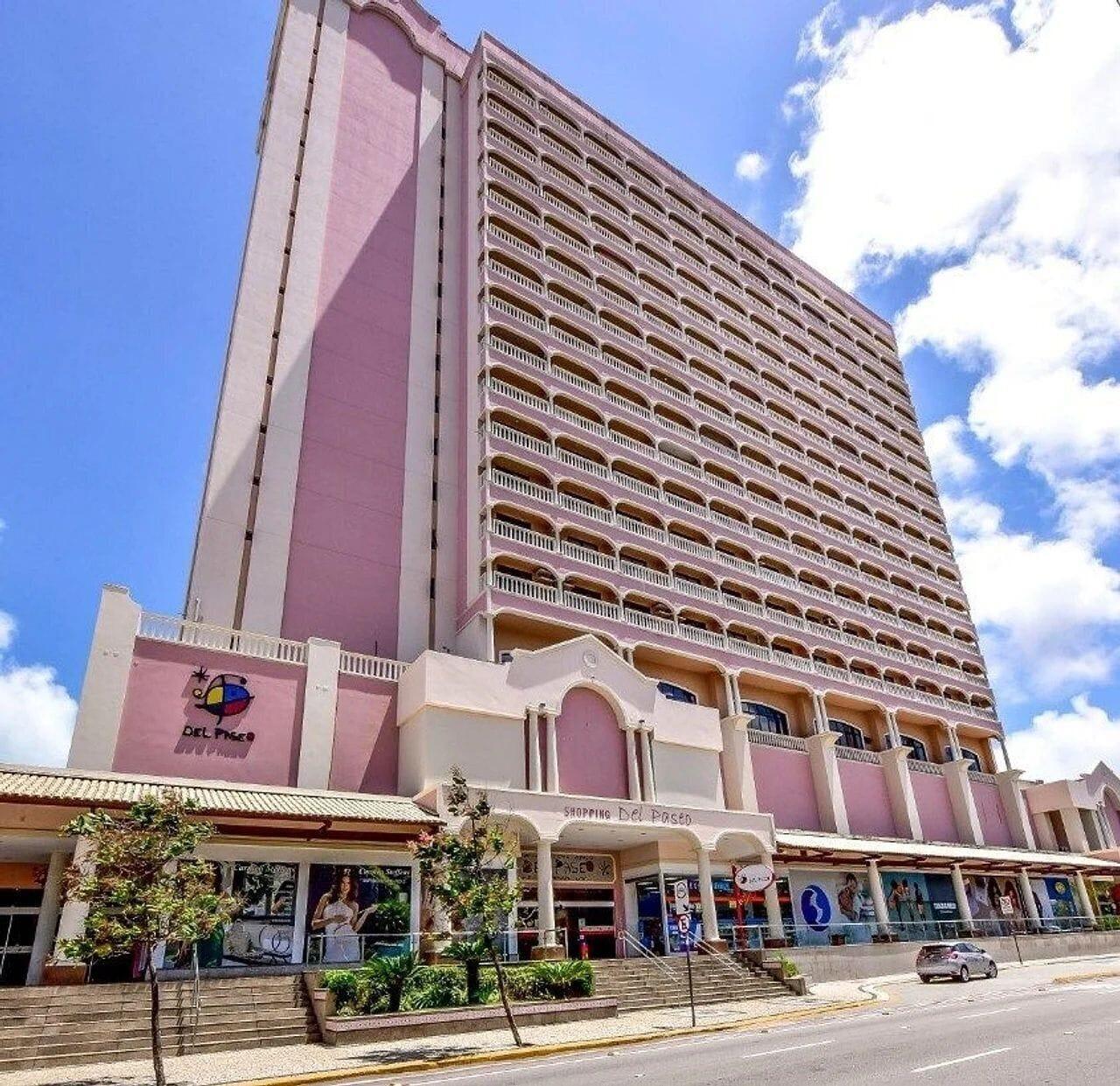 Vista Exterior Completo em Hotel Localização Perfeita