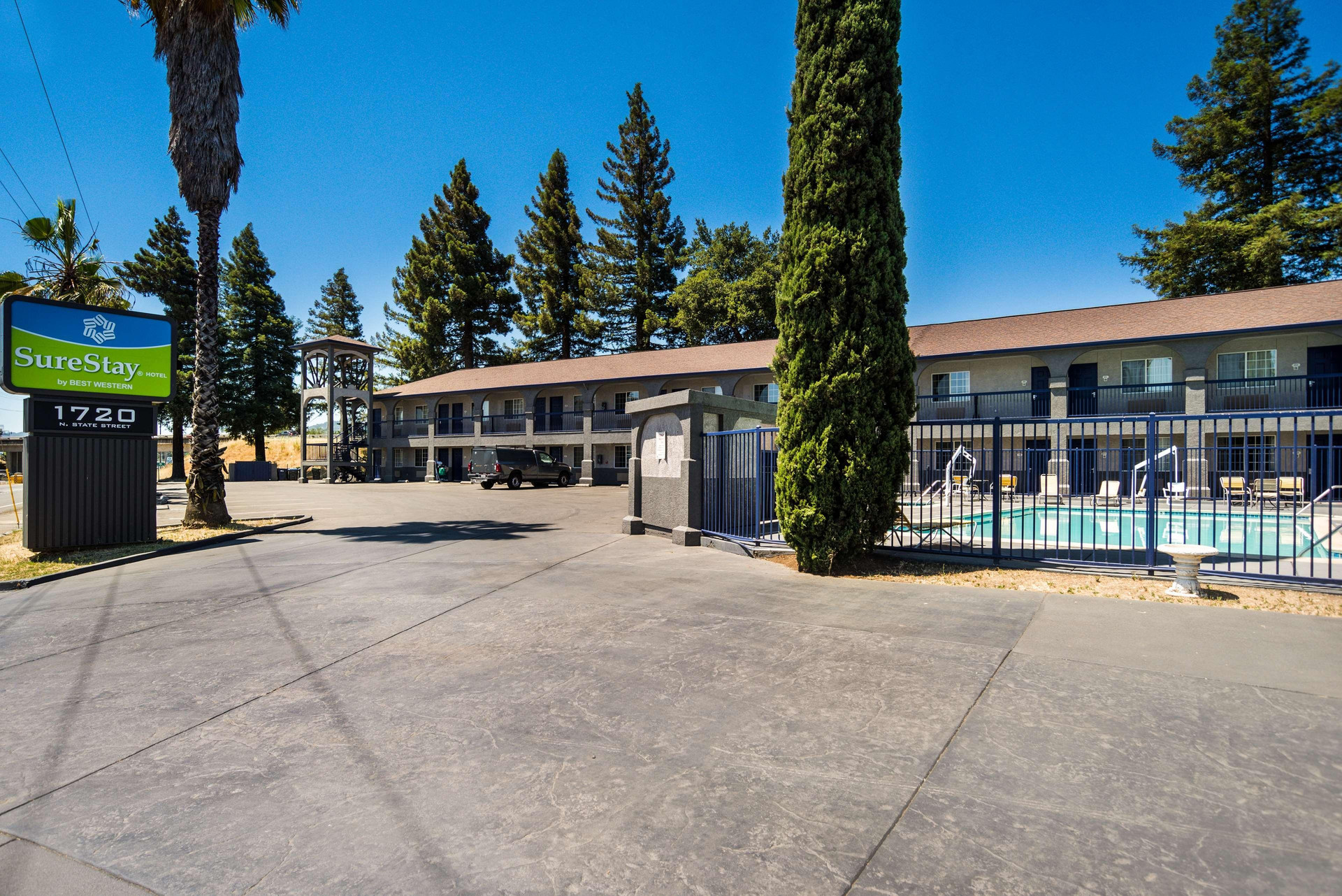 Vista Exterior SureStay Hotel by Best Western Ukiah