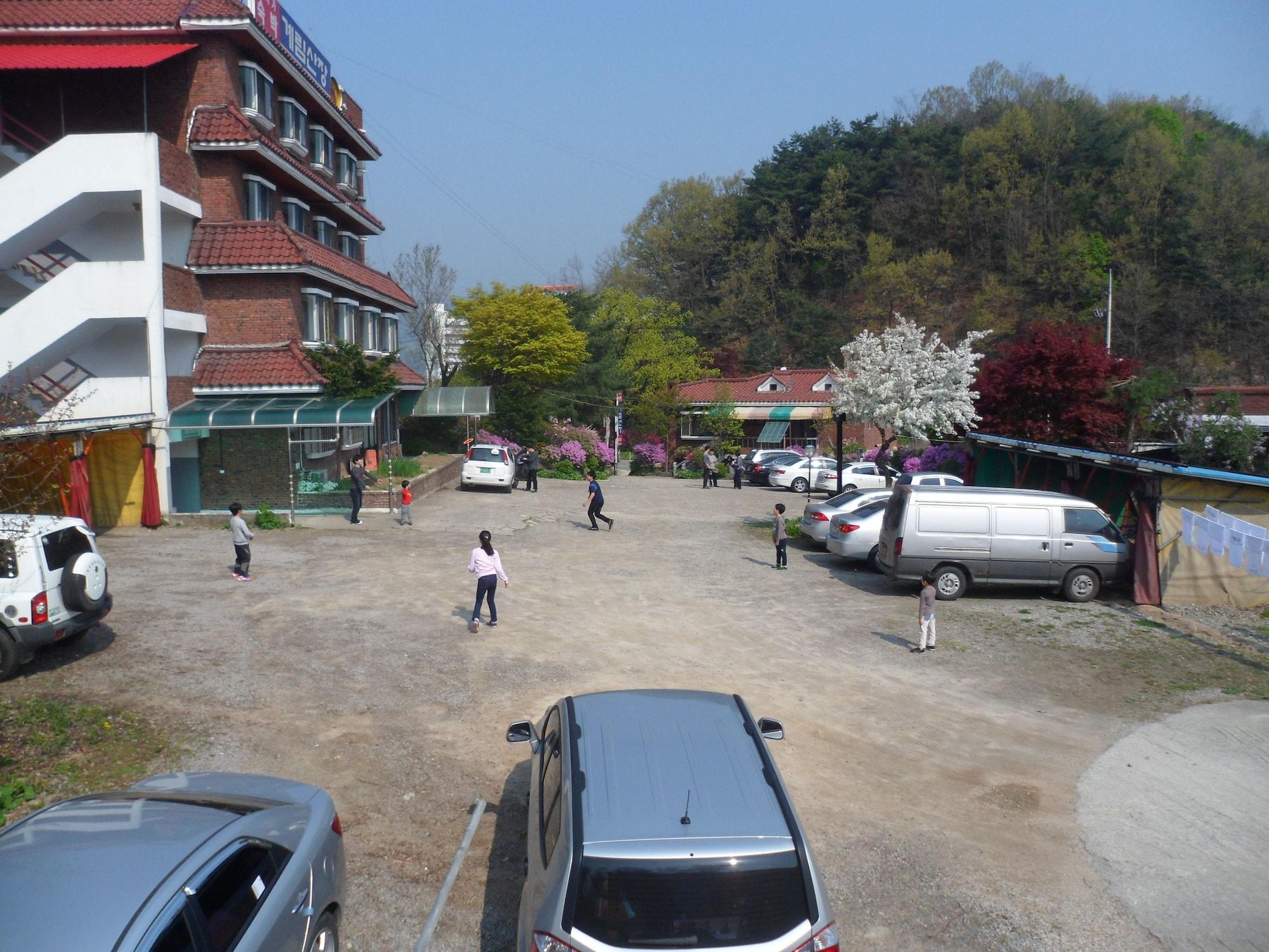 Varios Gyerim Sanjang Motel