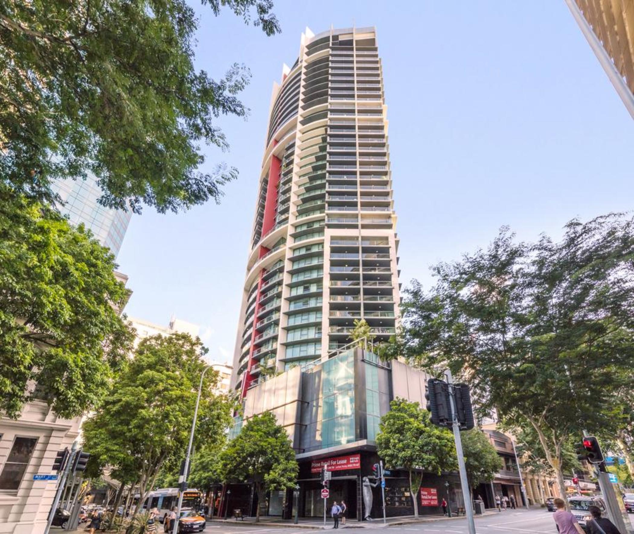 Vista Exterior Oaks Brisbane on Felix Suites