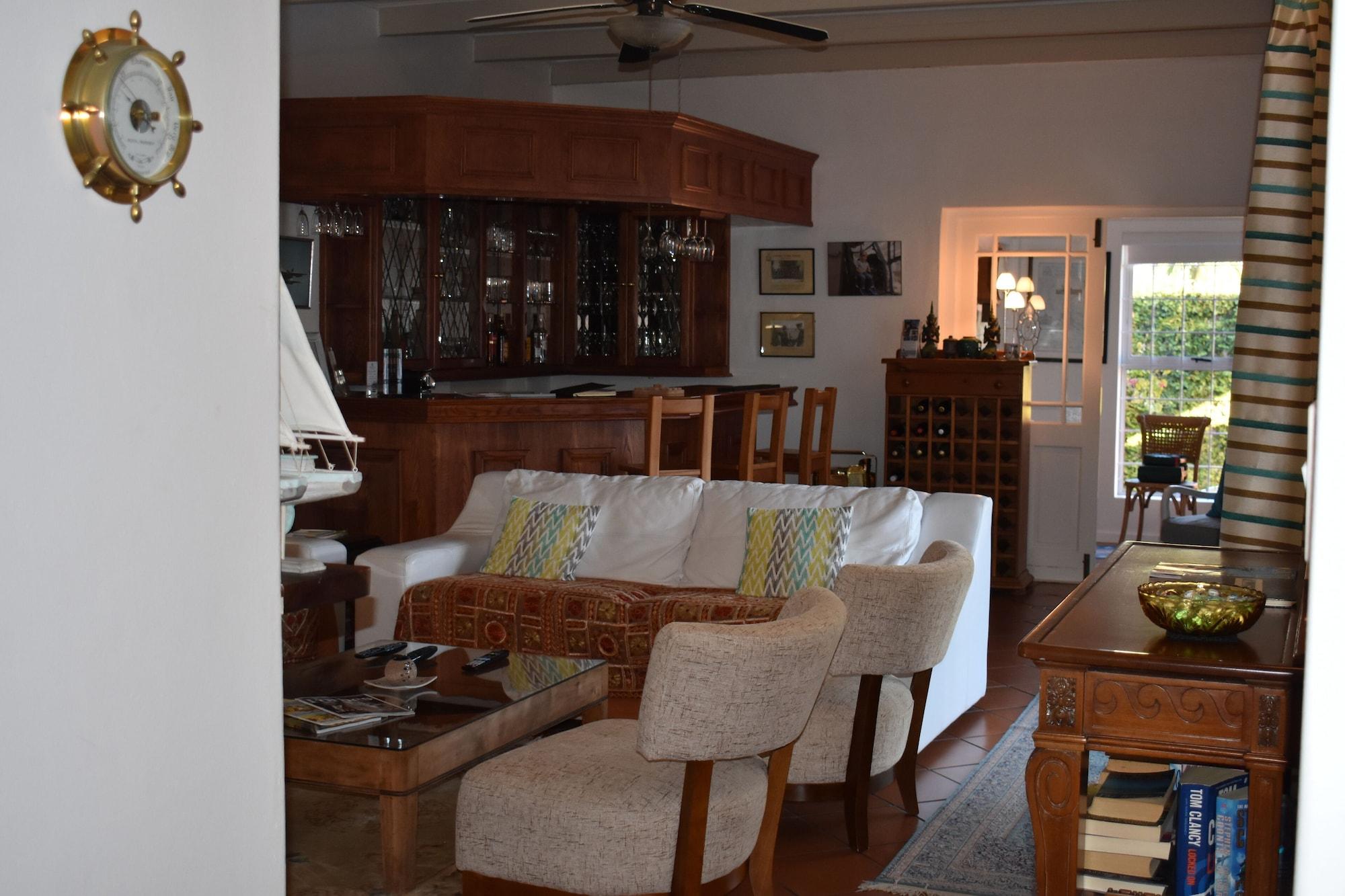 Vista Lobby Paradiso Guest House