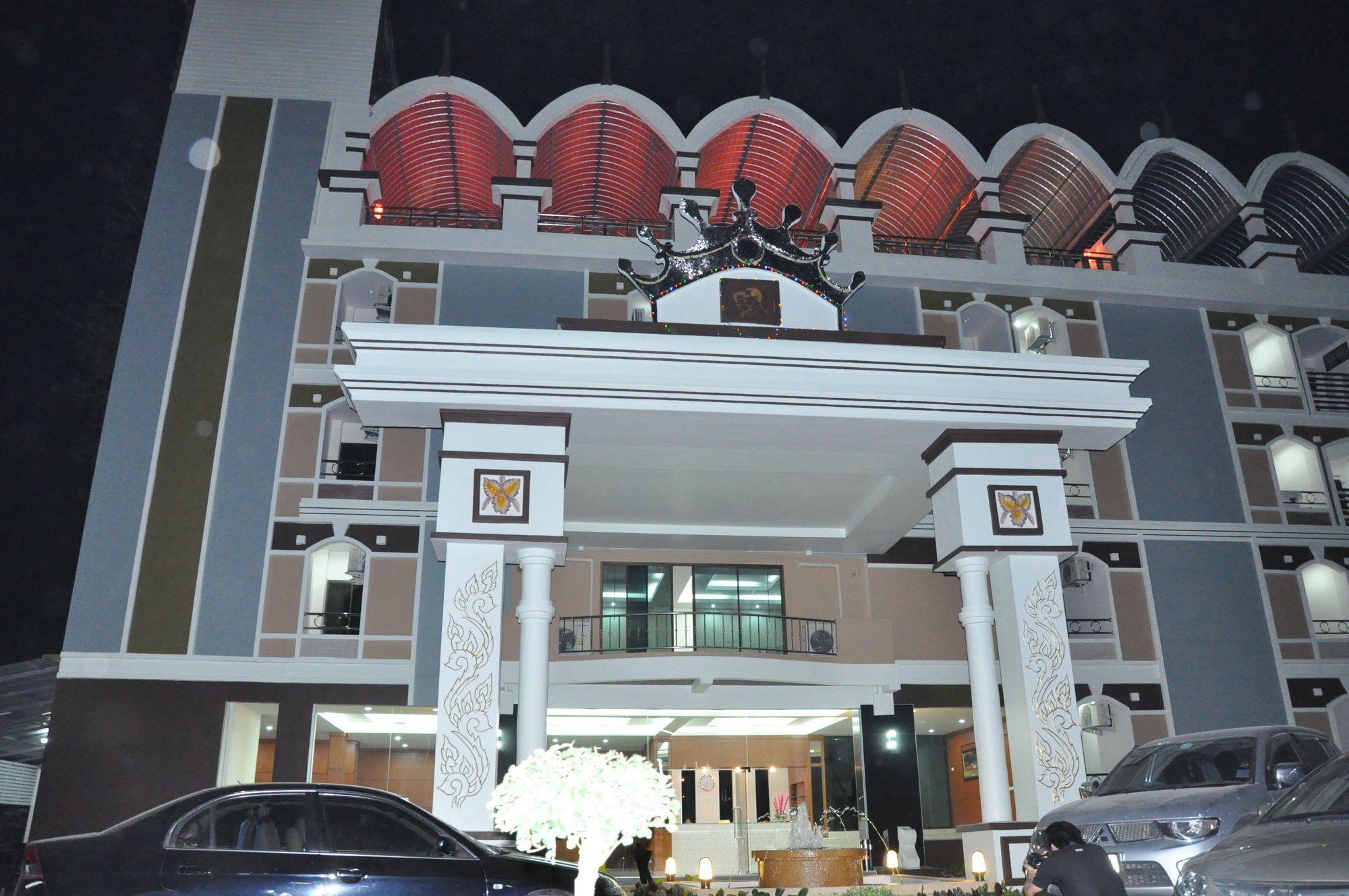 Vista Exterior Queen Palace Hotel