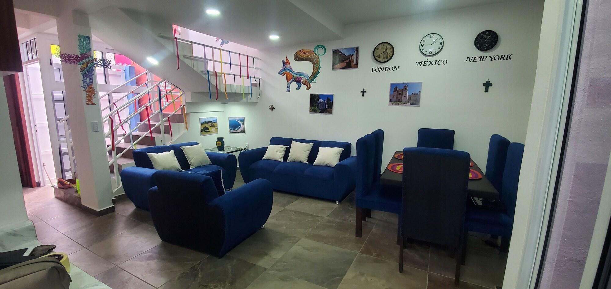 Vista Lobby Hostal Guelaguetza Danza de la Pluma