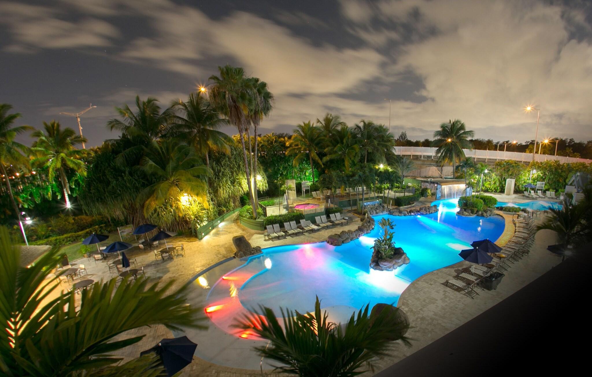 Vista Exterior Embassy Suites by Hilton San Juan Hotel & Casino