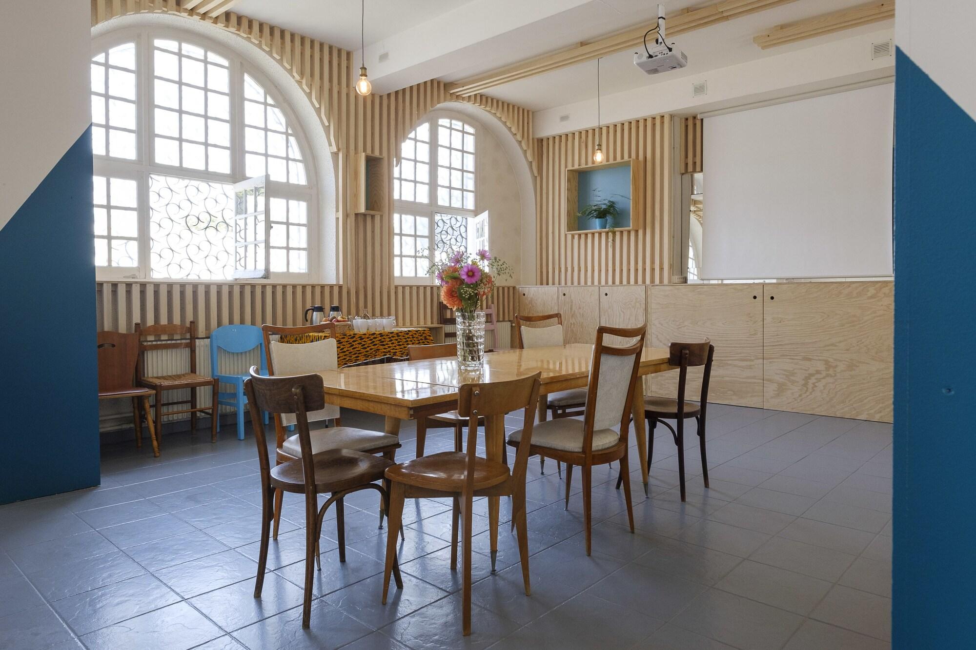 Sala de Reuniones Hostel La Maison Montreau