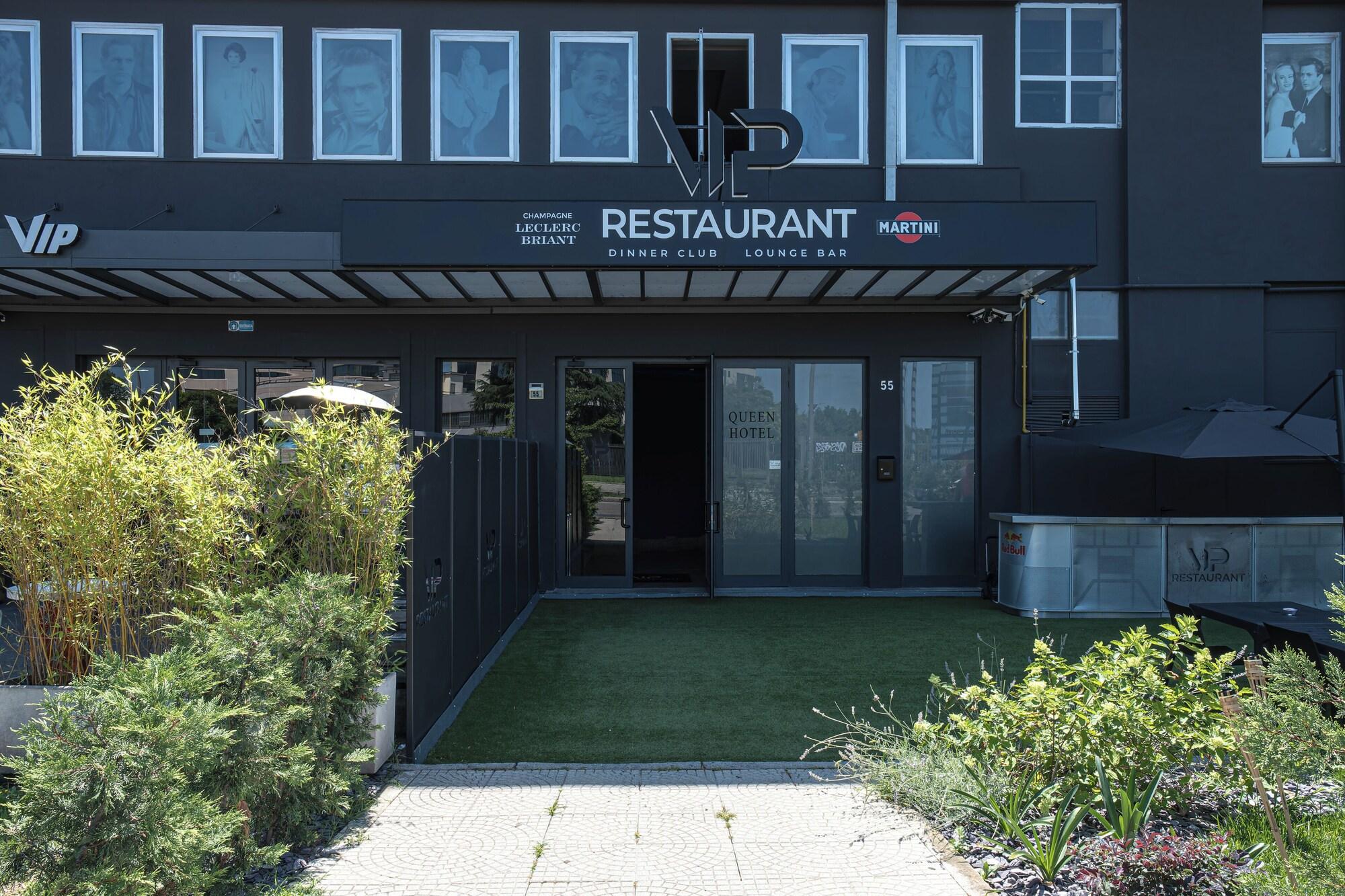 Varios Queen Hotel