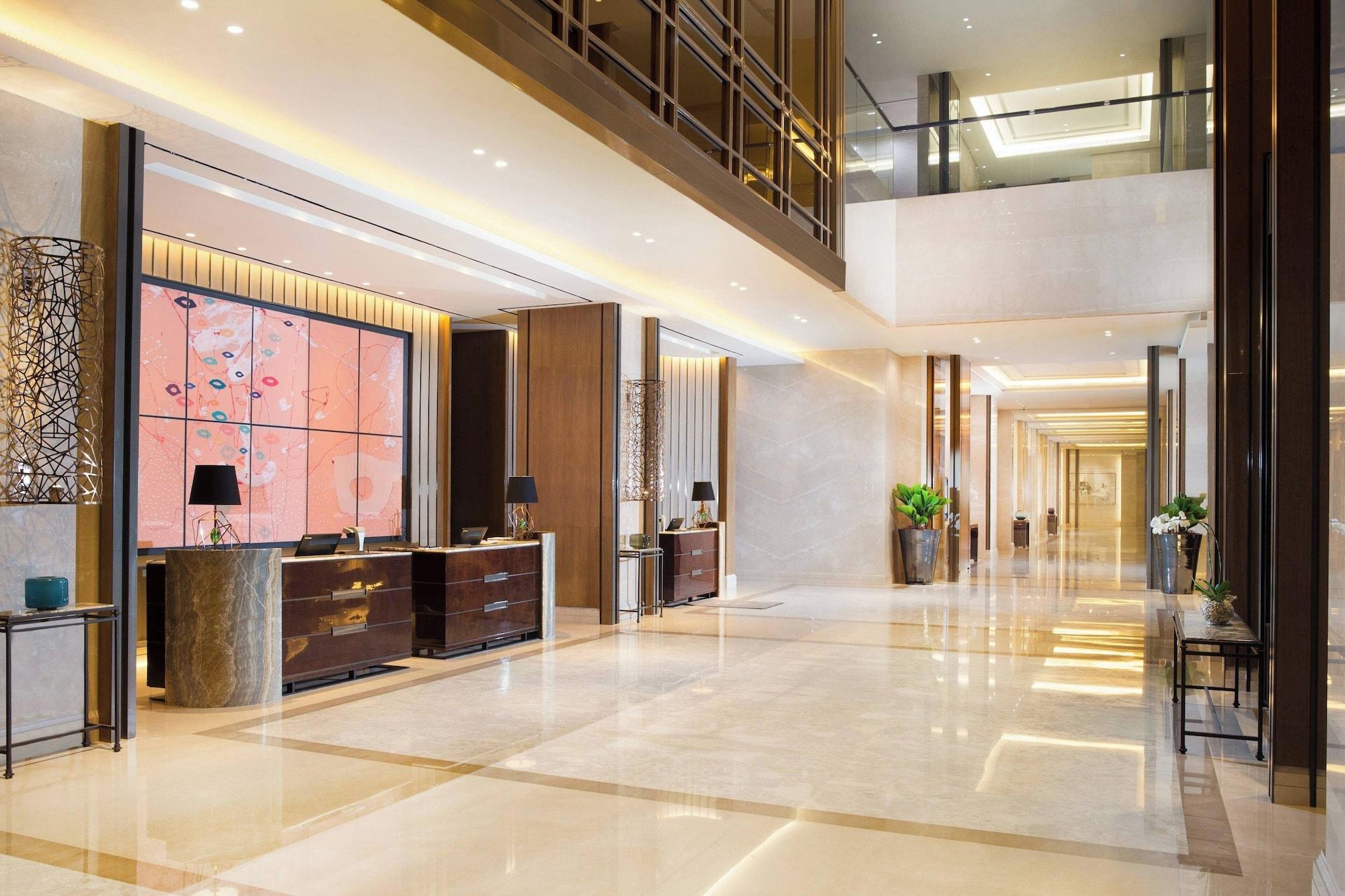 Vista Lobby Sheraton Grand Jakarta Gandaria City Hotel