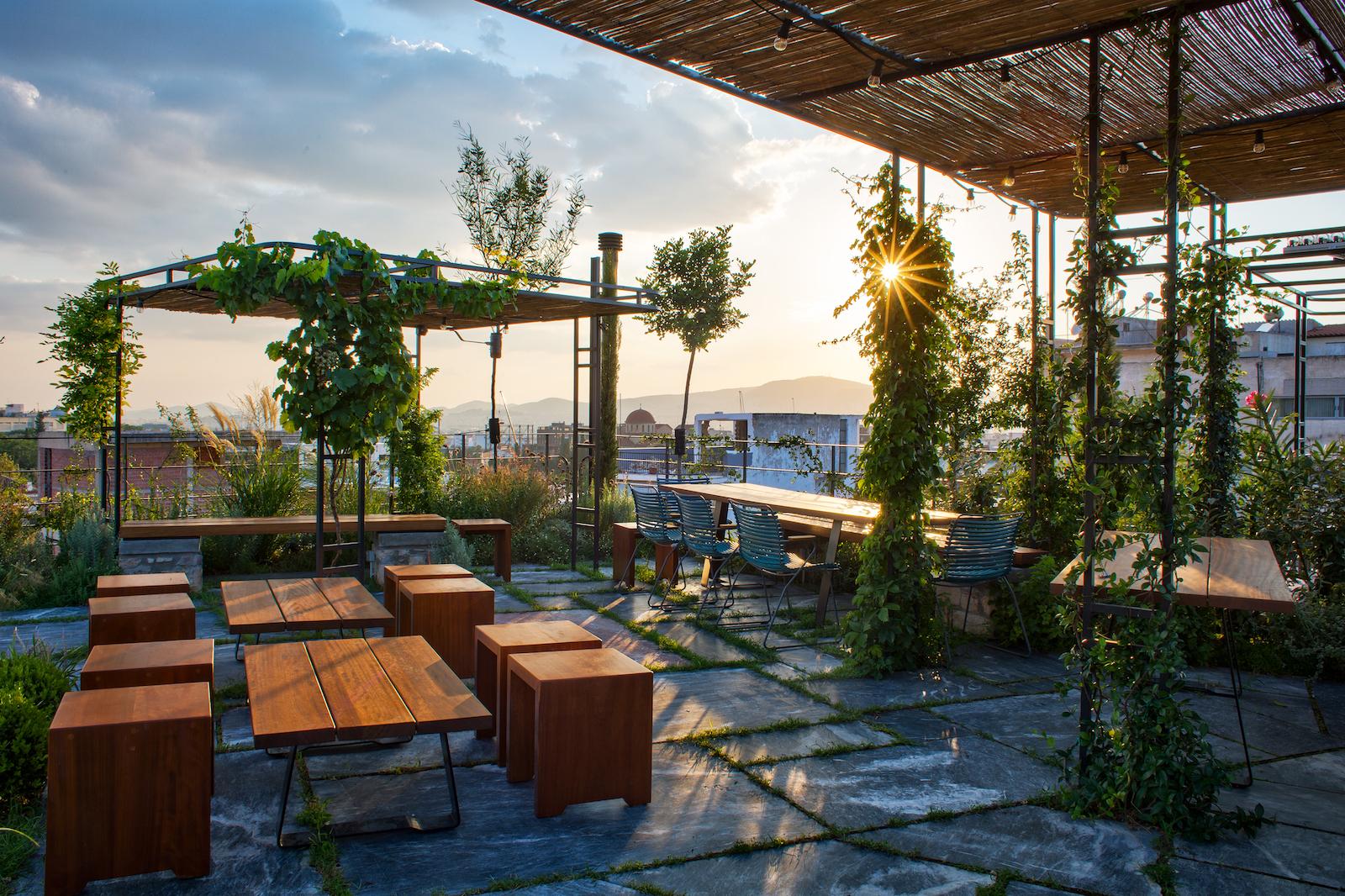 Variados (as) The Foundry Suites