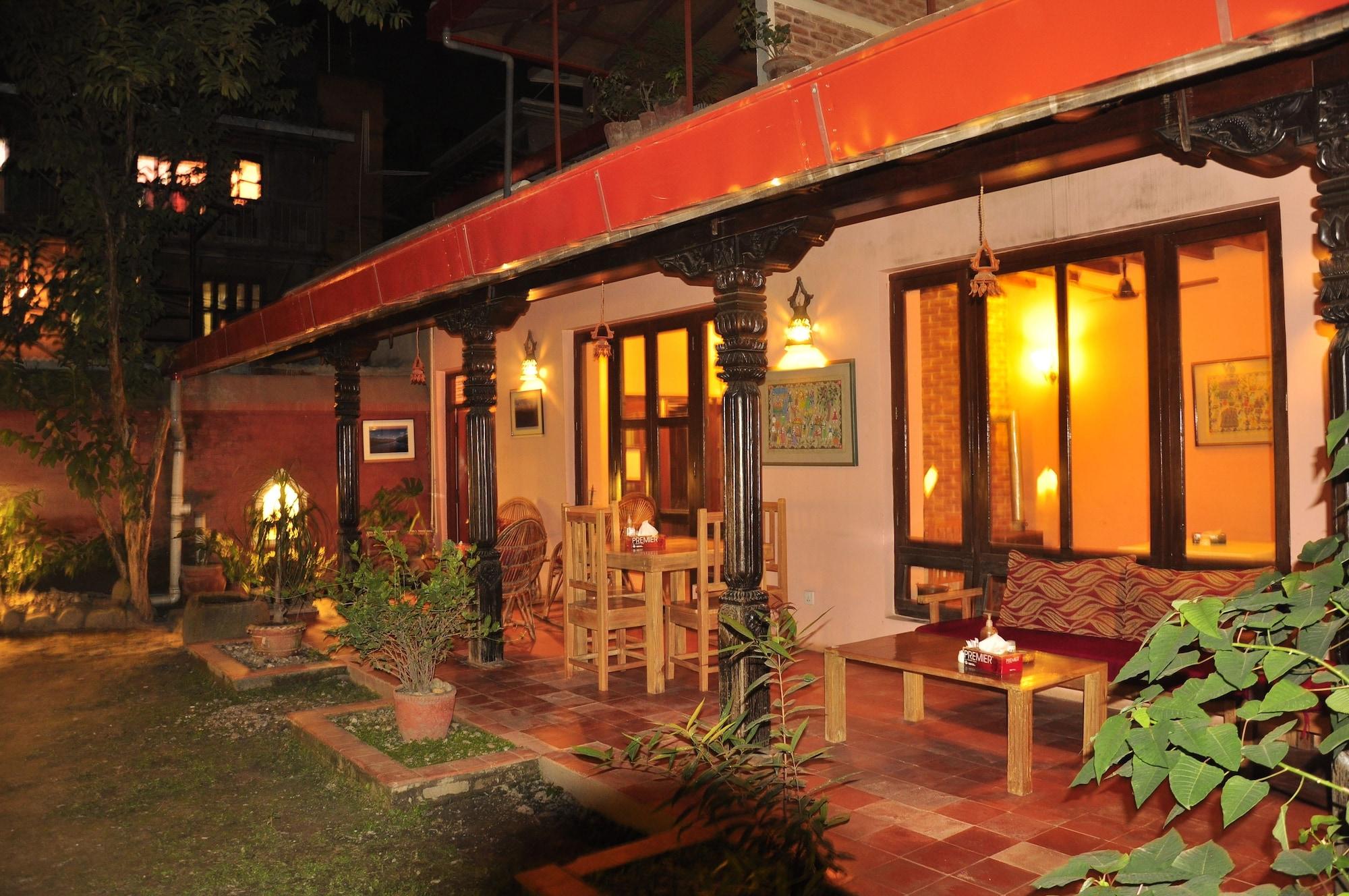 Bar/Salón Boutique Heritage Home