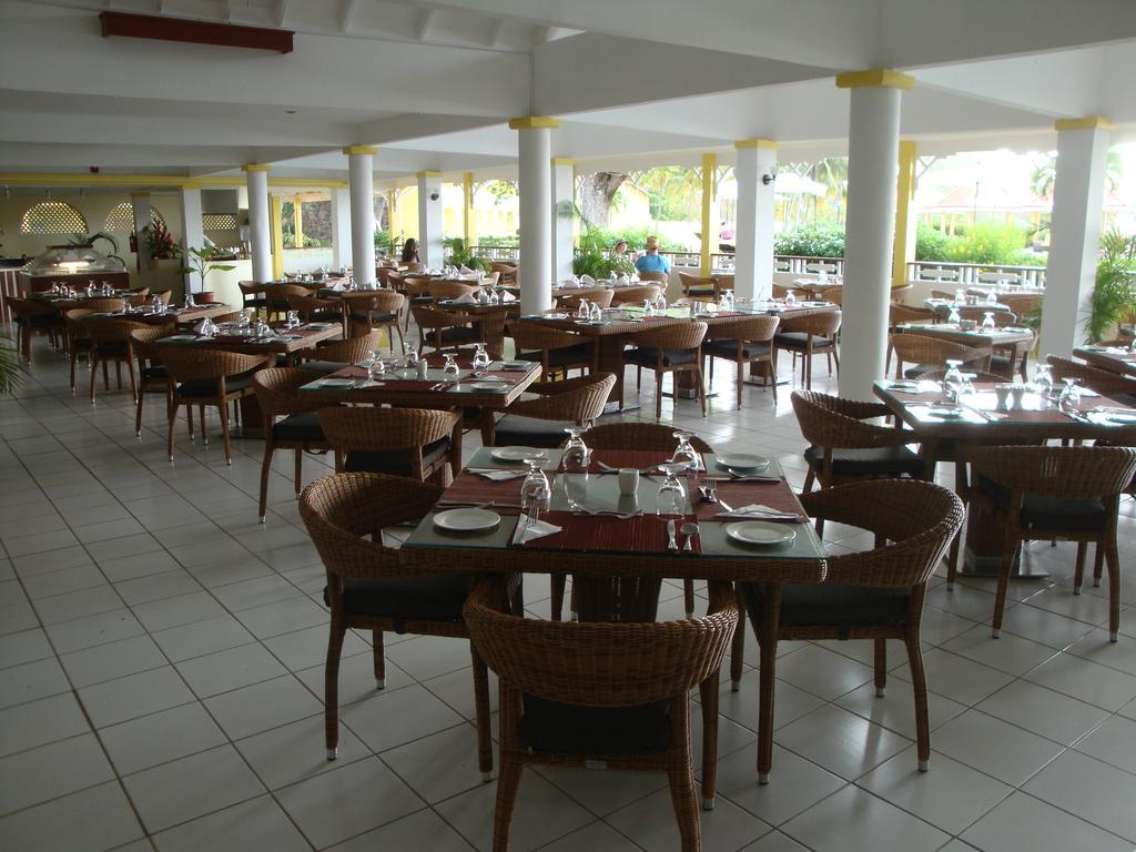 Restaurant Papillon by Rex Resorts - All Inclusive