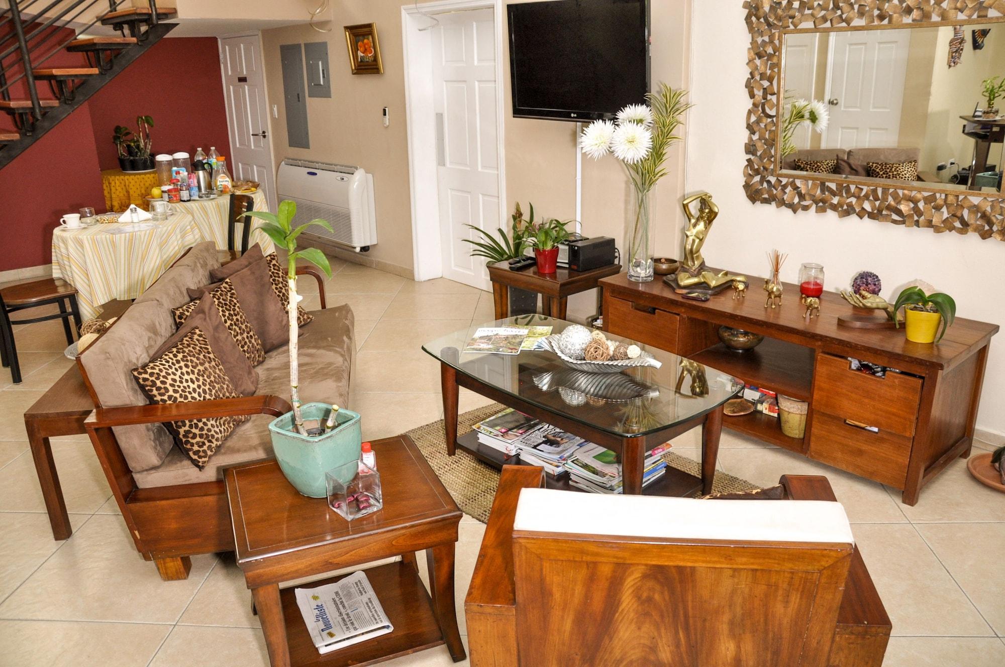 Vista Lobby Allamanda Hotel