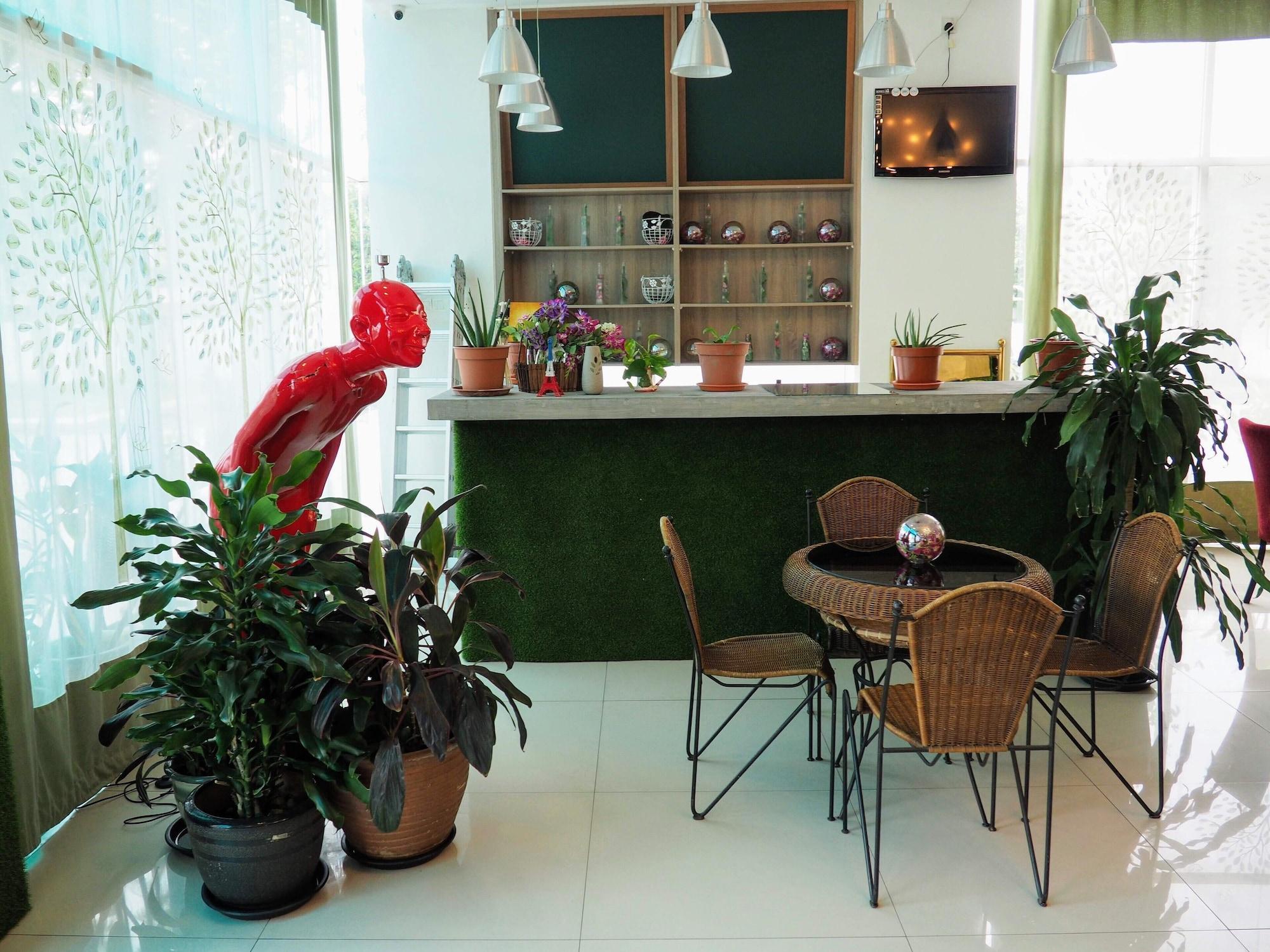 Vista Lobby Le Garden Hotel