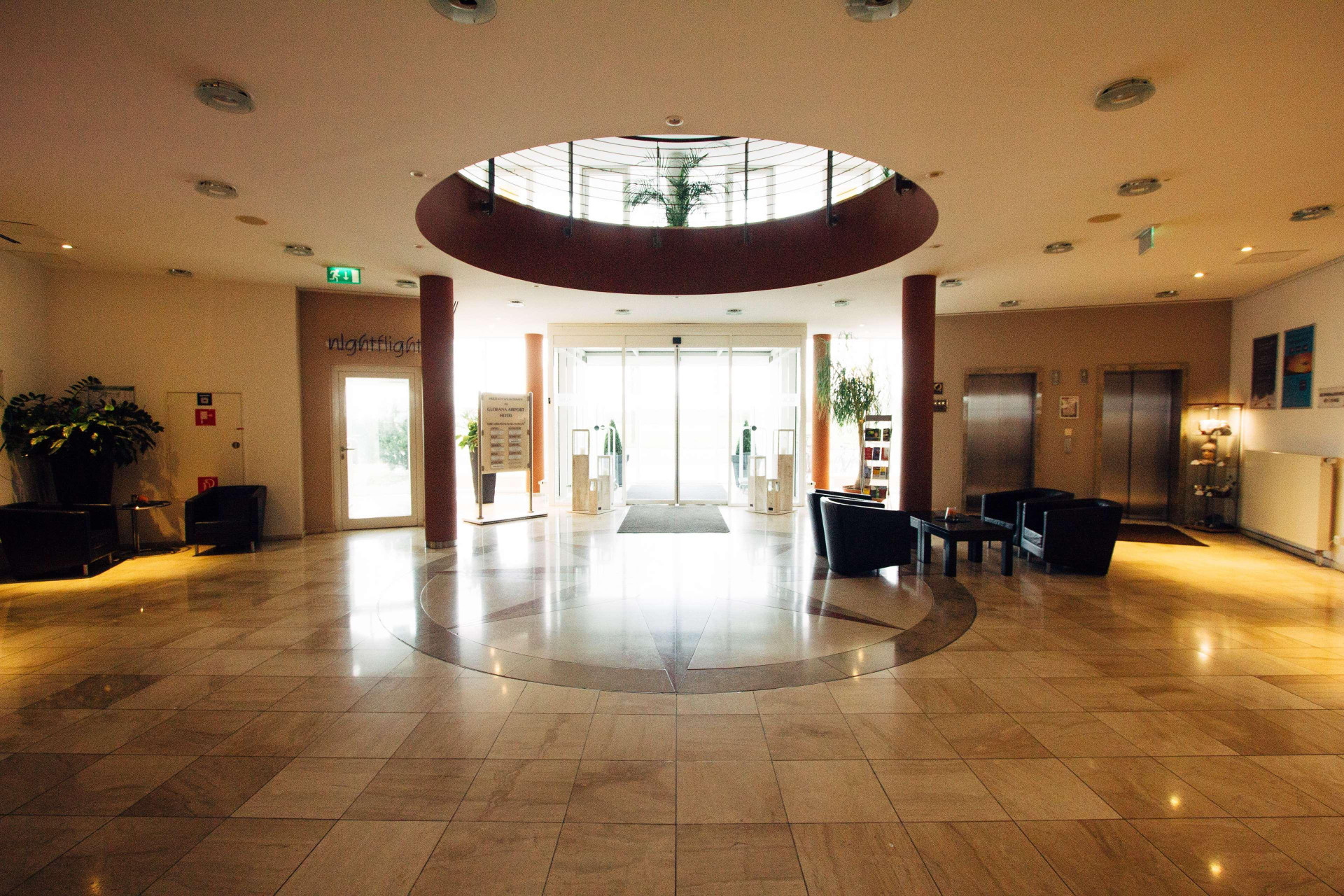 Vista Lobby Globana Airport Hotel
