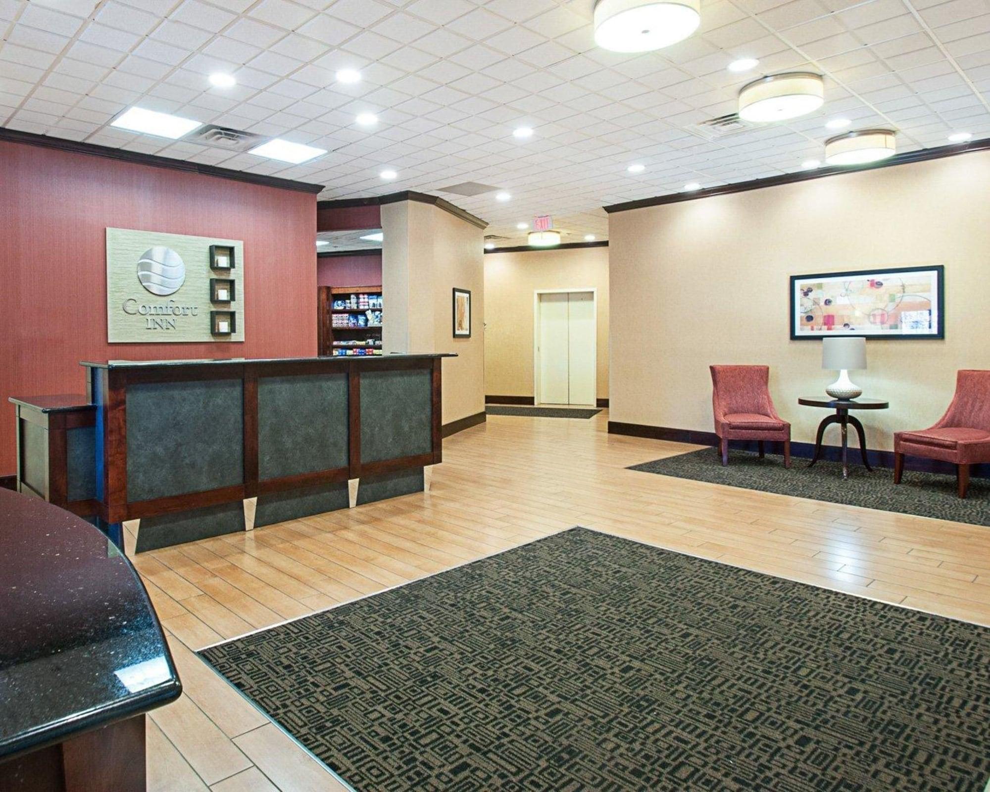 Vista Lobby Comfort Inn Ballston