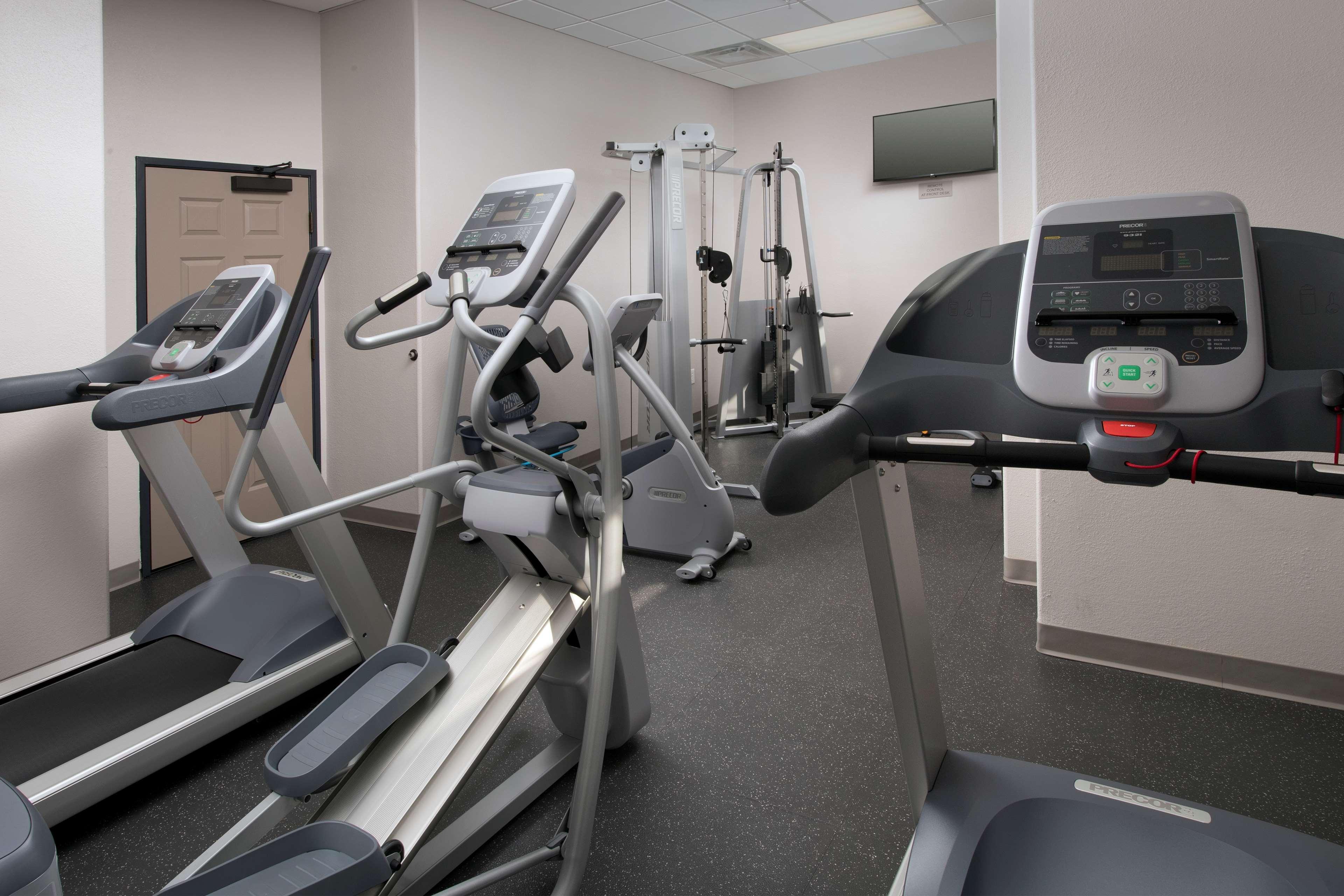Instalaciones Recreativas Country Inn & Suites by Radisson, Houston Intercontinental Airport East, TX