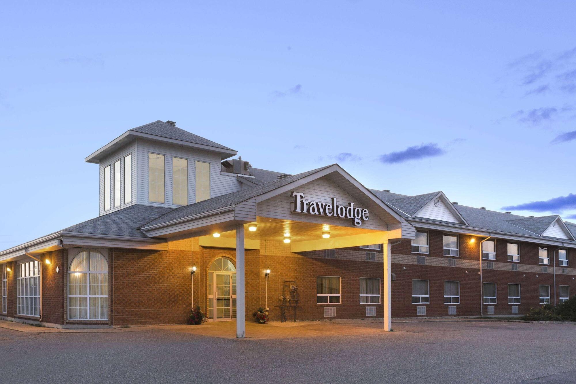 Vista Exterior Travelodge by Wyndham Timmins