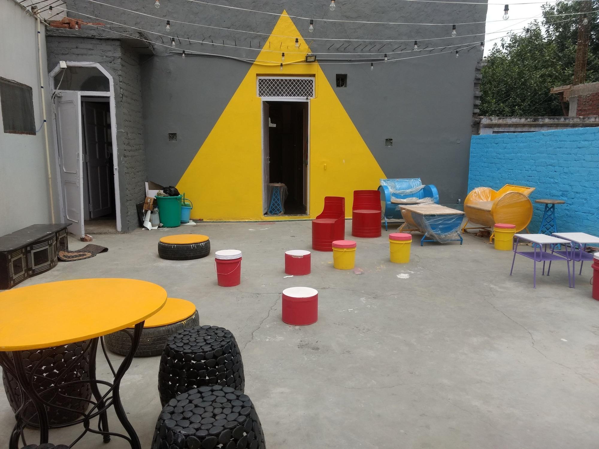 Varios Bunk Hostel Delhi