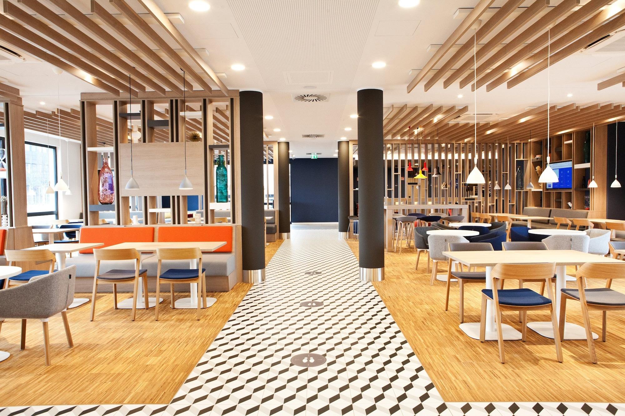 Restaurant Holiday Inn Express Munich Olching by IHG