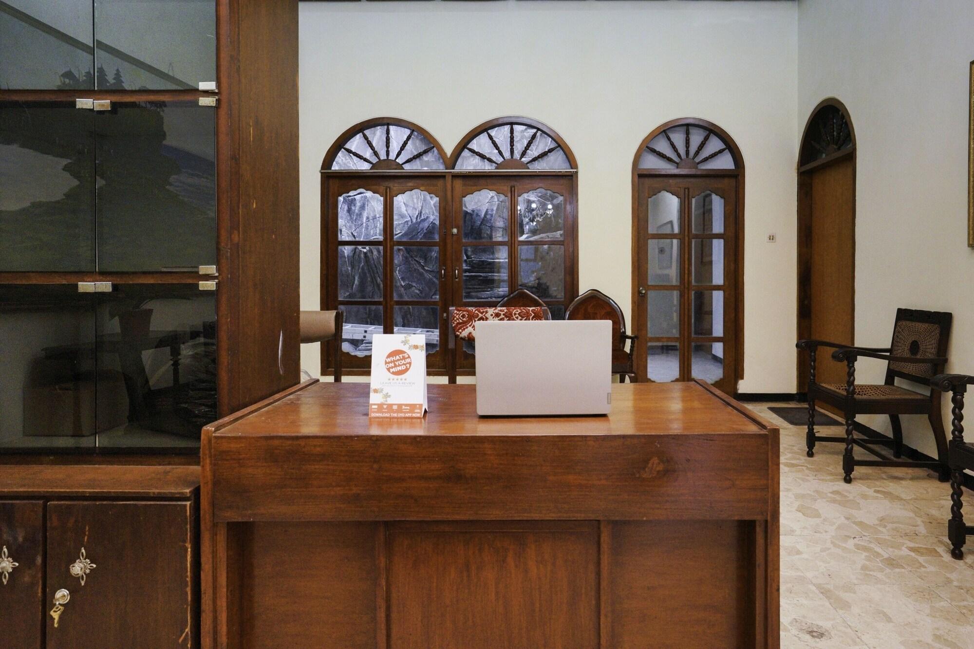 Vista Lobby OYO 2004 Penginapan Bidara Syariah