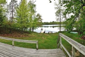 Alquiler Vacacional - Lakefront Cabin w/ Private Dock: Boat, Fish & Swim