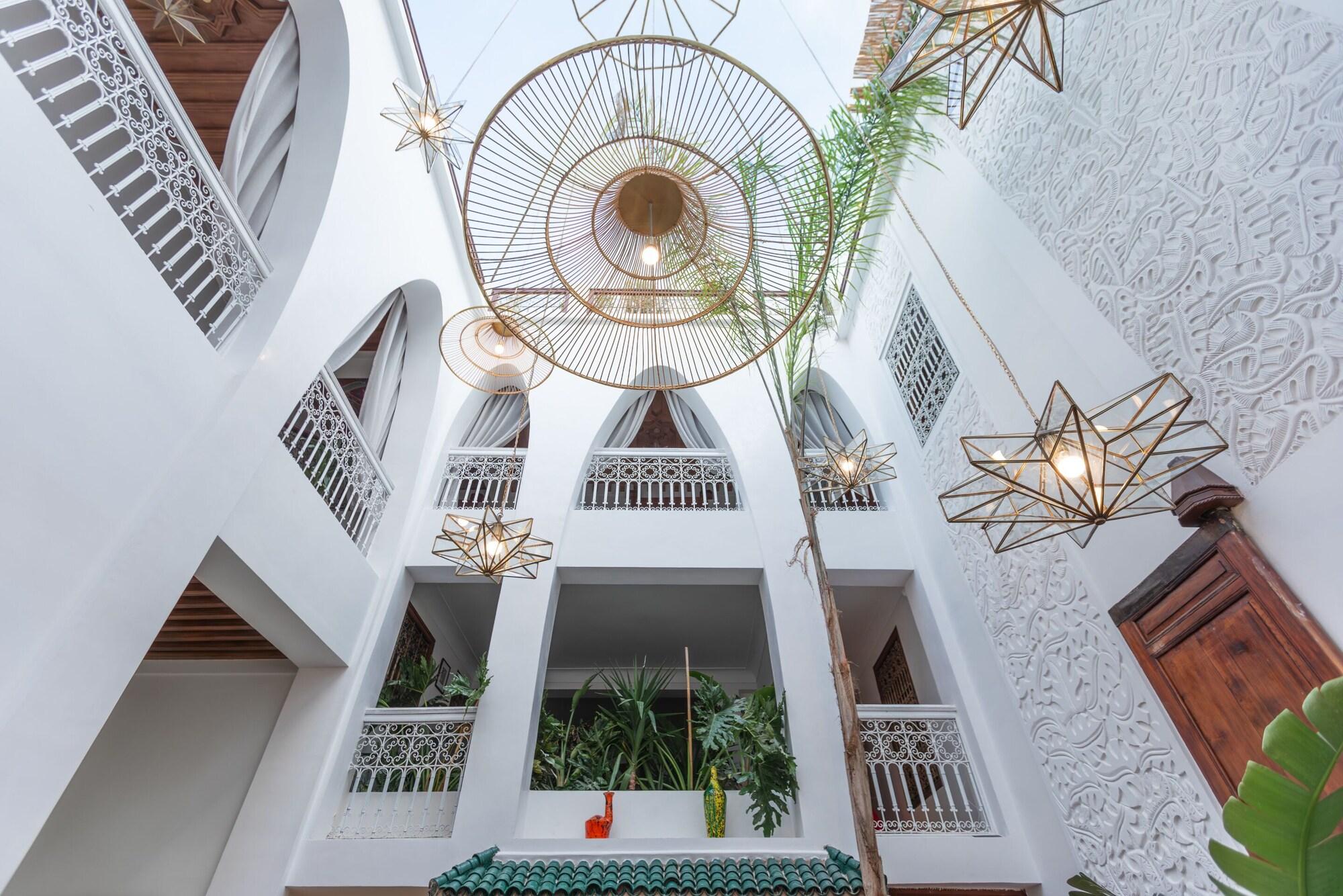 Varios Riad NS
