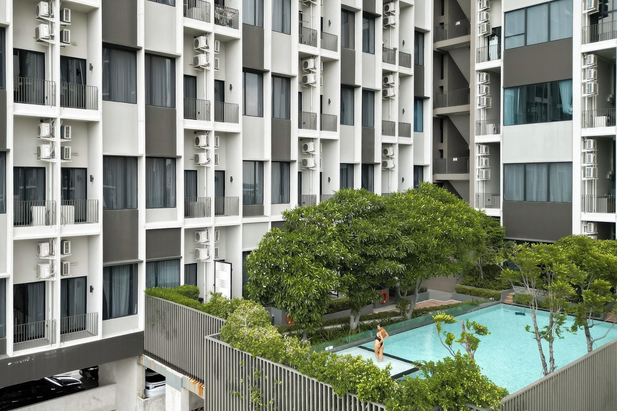 Vista Exterior SureStay by Best Western Bangkok Ramintra