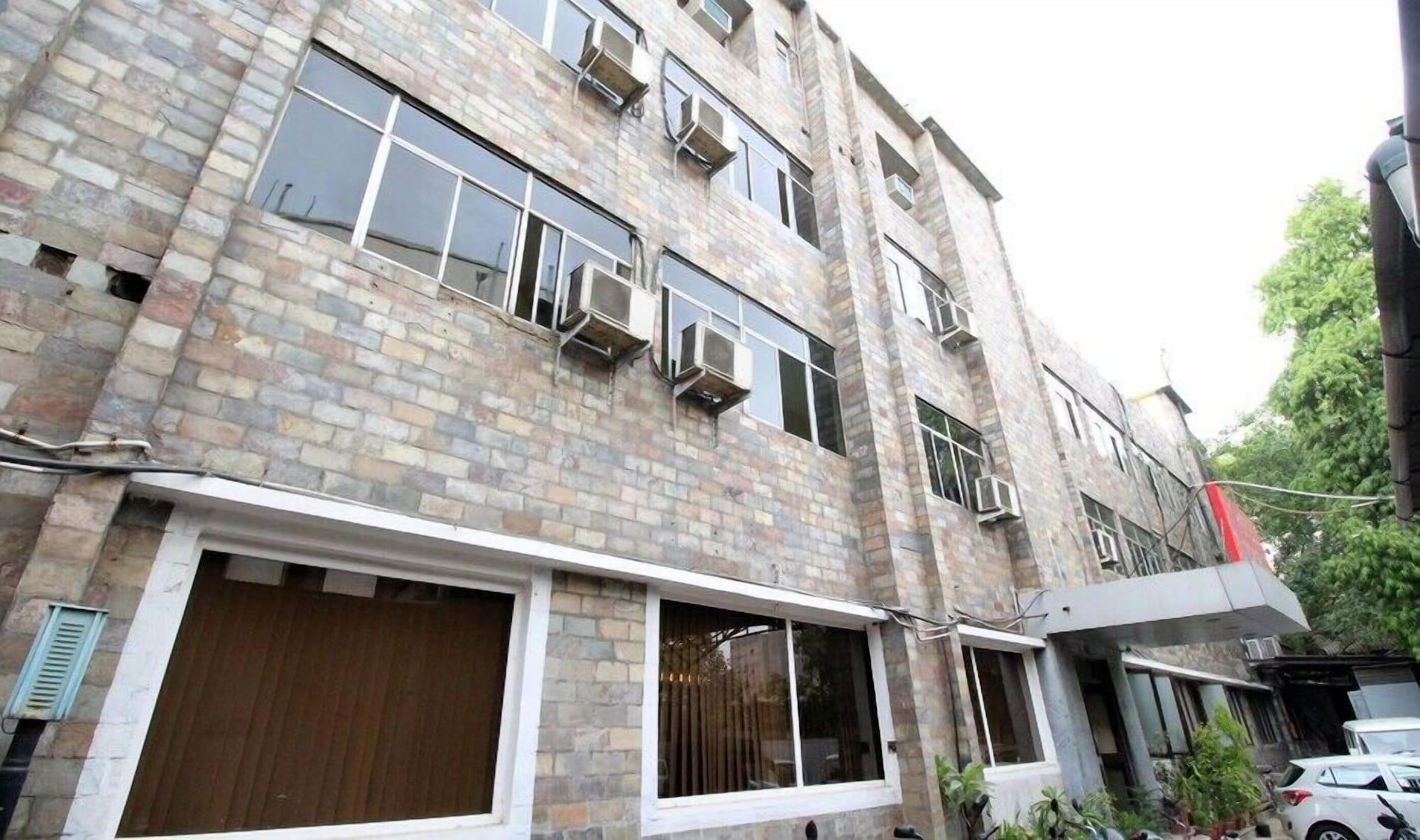 Vista Exterior Hotel Tourist