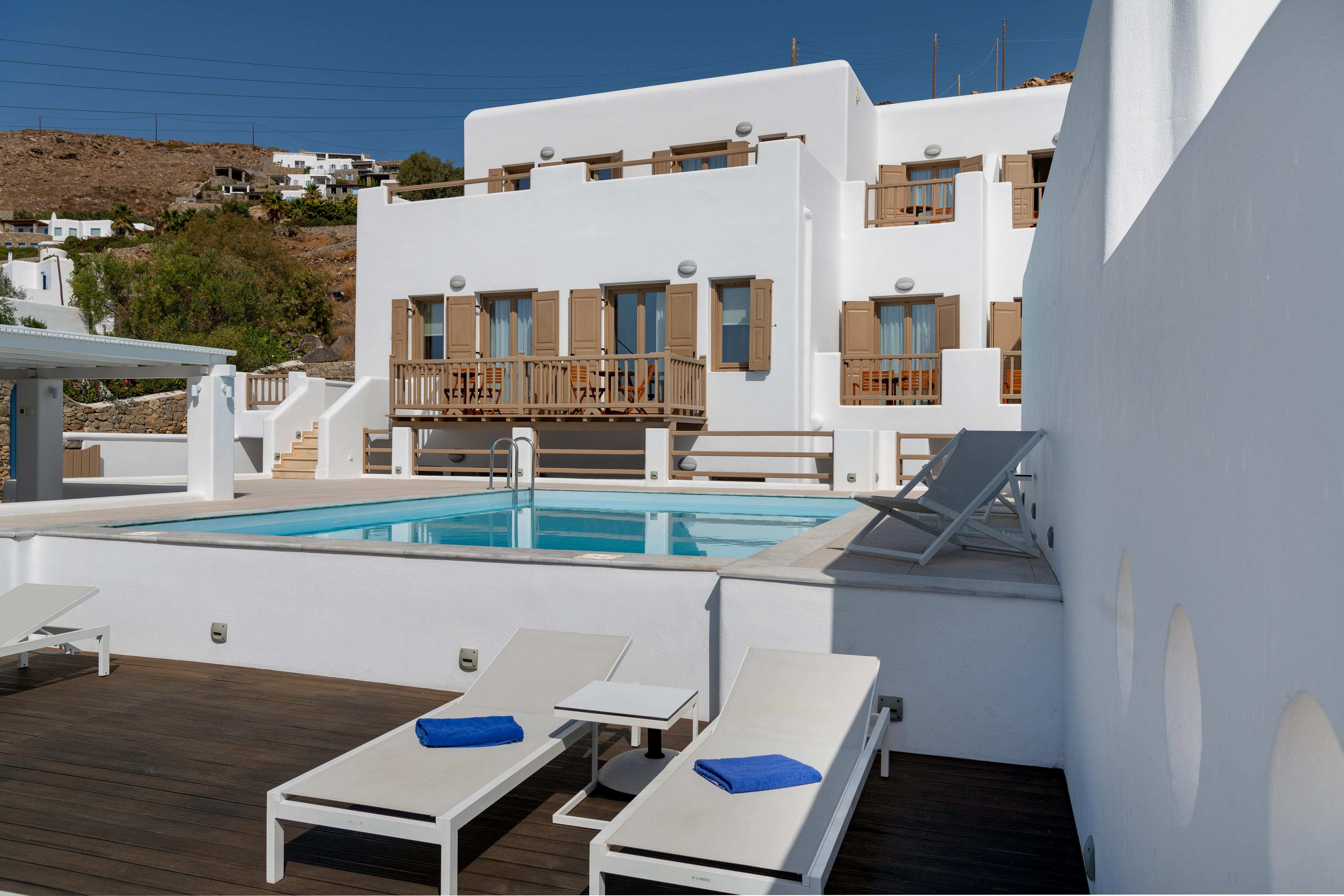 Vista Piscina Lithos by Spyros & Flora