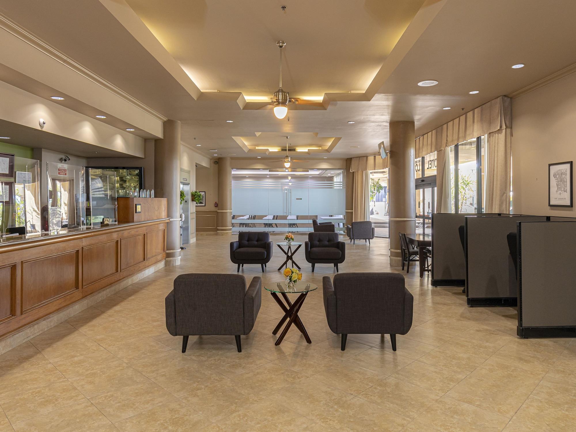 Vista Lobby New Gardena Hotel