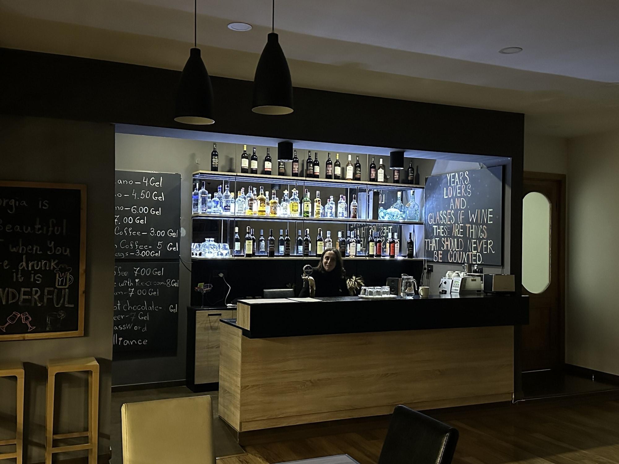 Bar/Salón Alliance Hotel