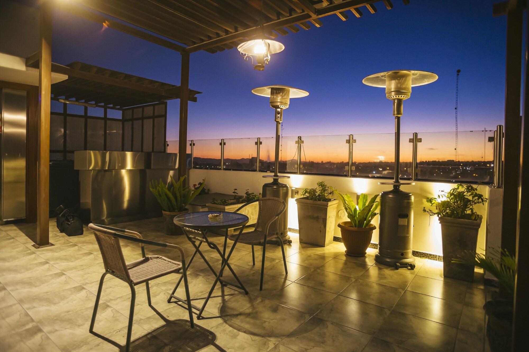 Varios Casona Terrace Hotel