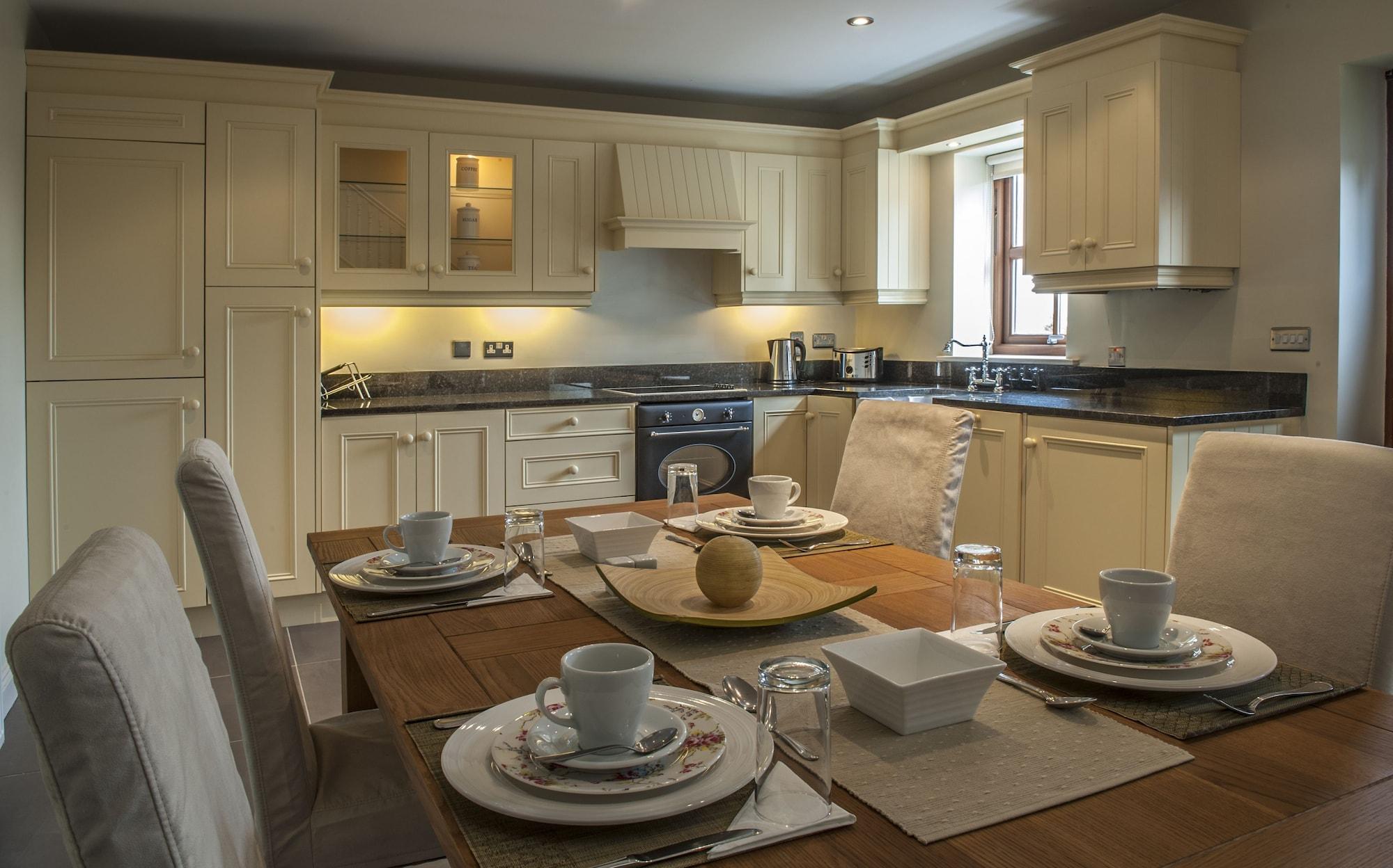 Varios New Forest Golf Club Apartments