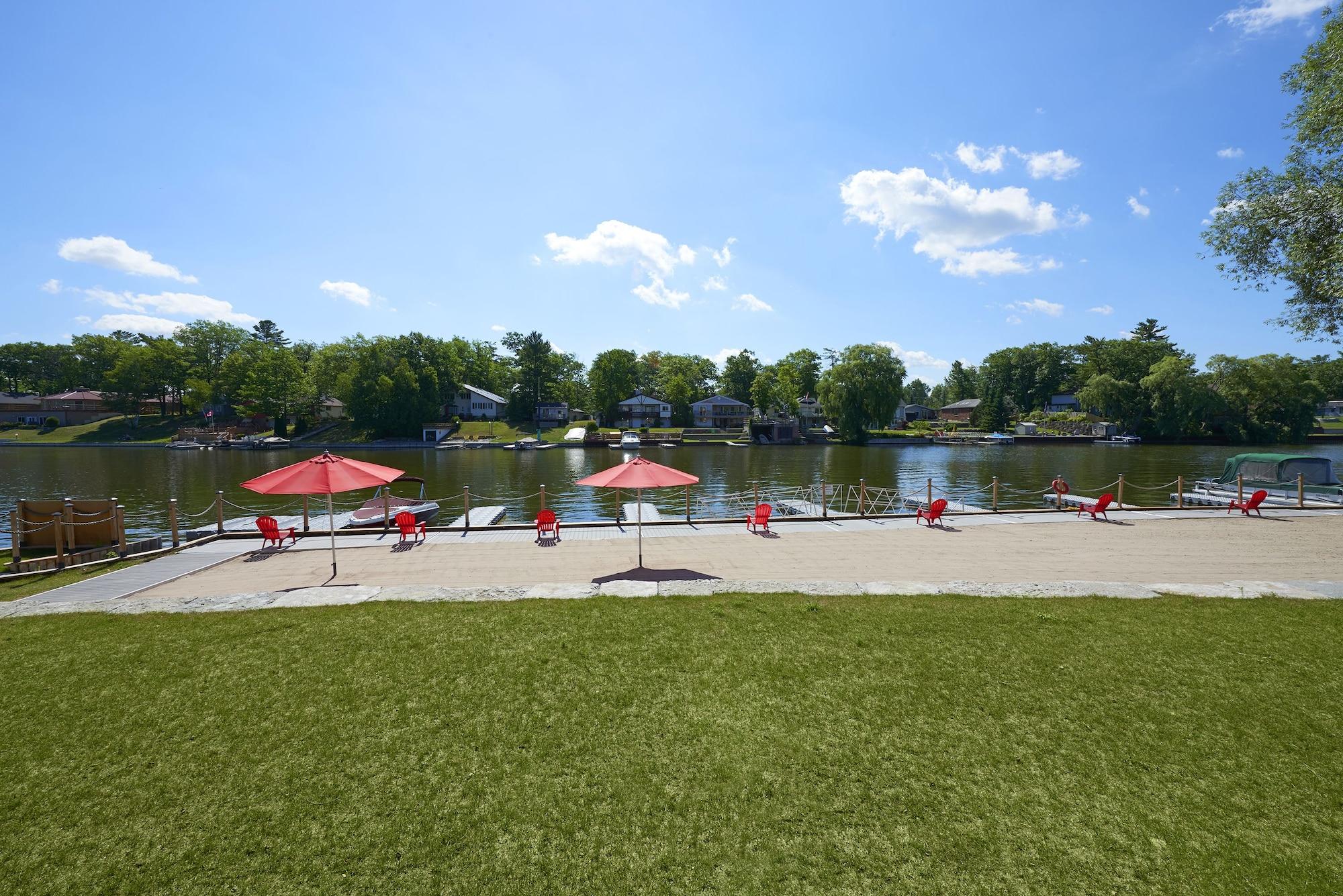 Playa Wasaga Riverdocks Hotel Suites