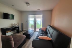 Alquiler Vacacional - Bright and airy waterfront getaway