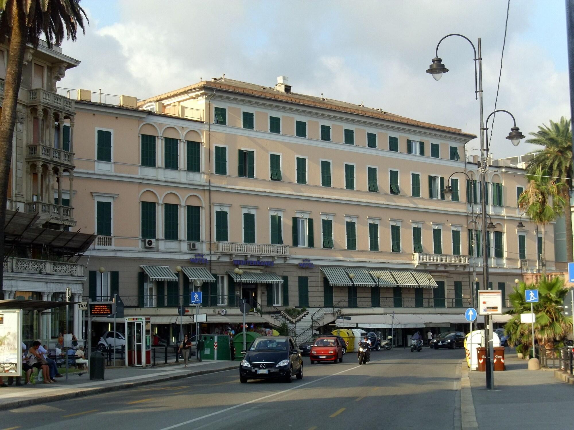 Vista da fachada Grand Hotel Mediterranée