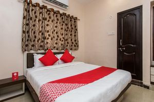 Alojamiento - OYO 12161 Hotel Madhur Inn