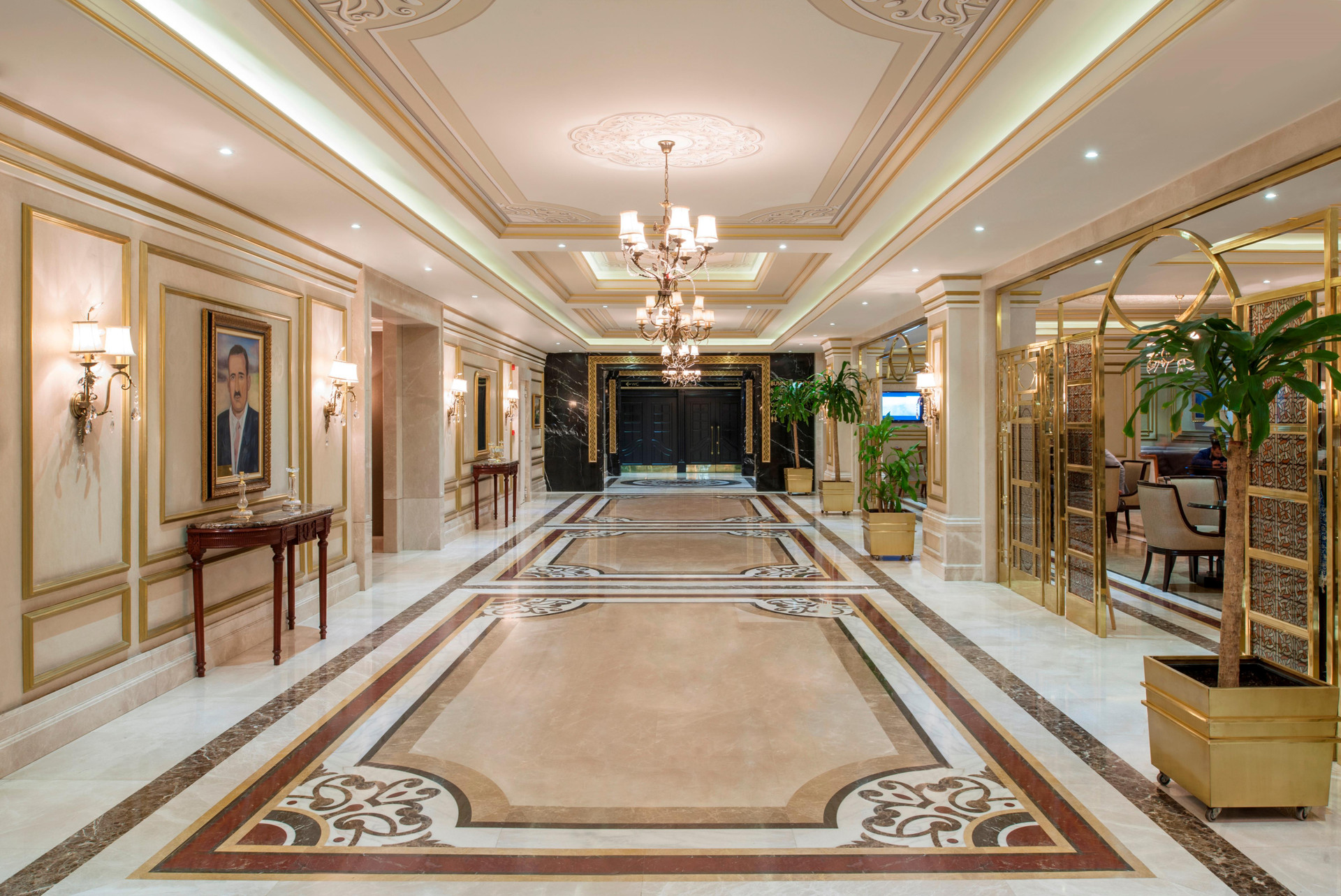 Vista Lobby Elite World Van