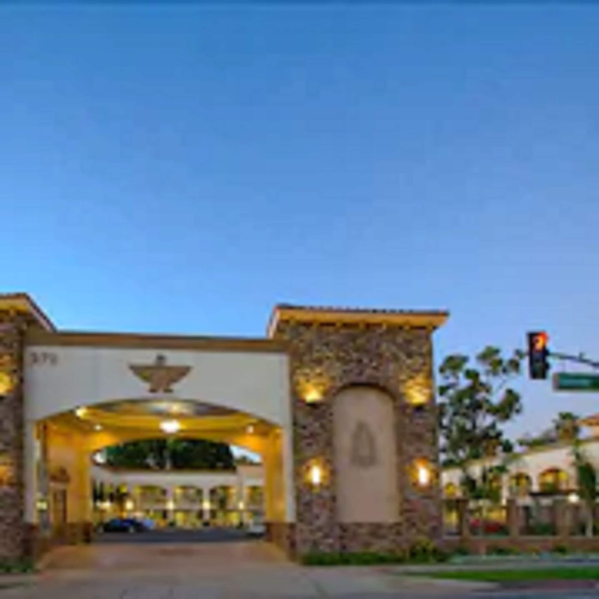 Varios Thunderbird Lodge in Riverside