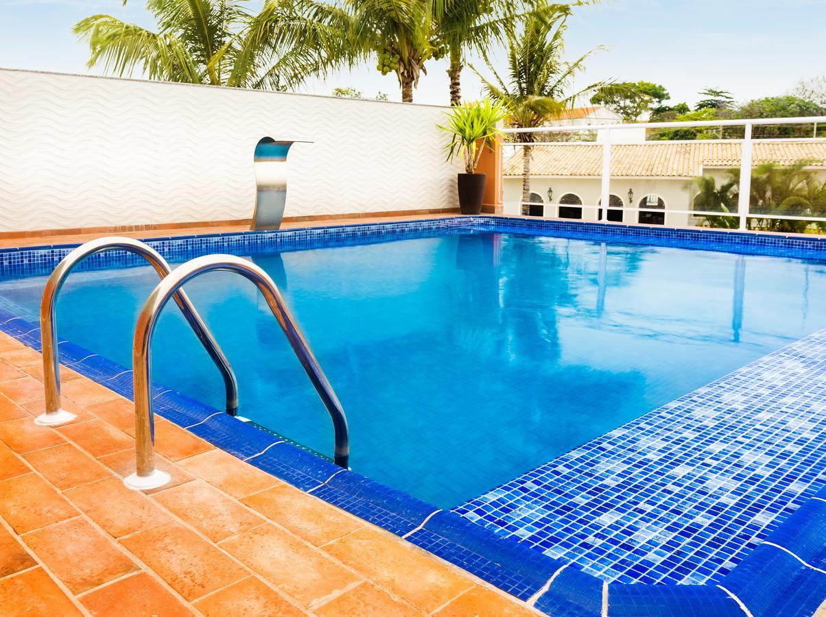 Vista Piscina Hotel KK