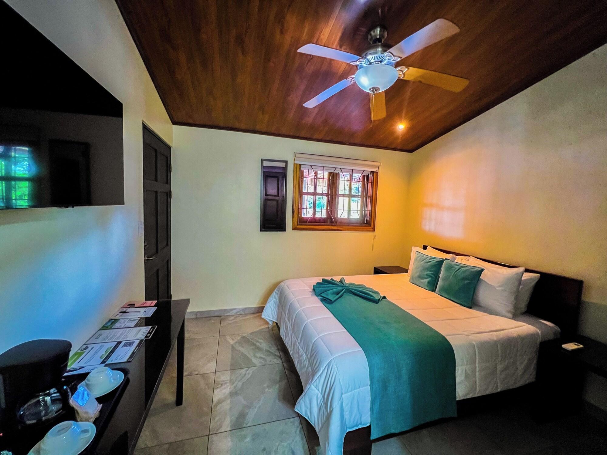 Habitación La Fortuna Lodge by Treebu Hotels