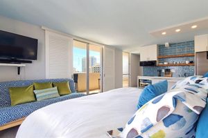 Alquiler Vacacional - King bed & Futon, Waikiki Studio with a view, kitchen & Free parking